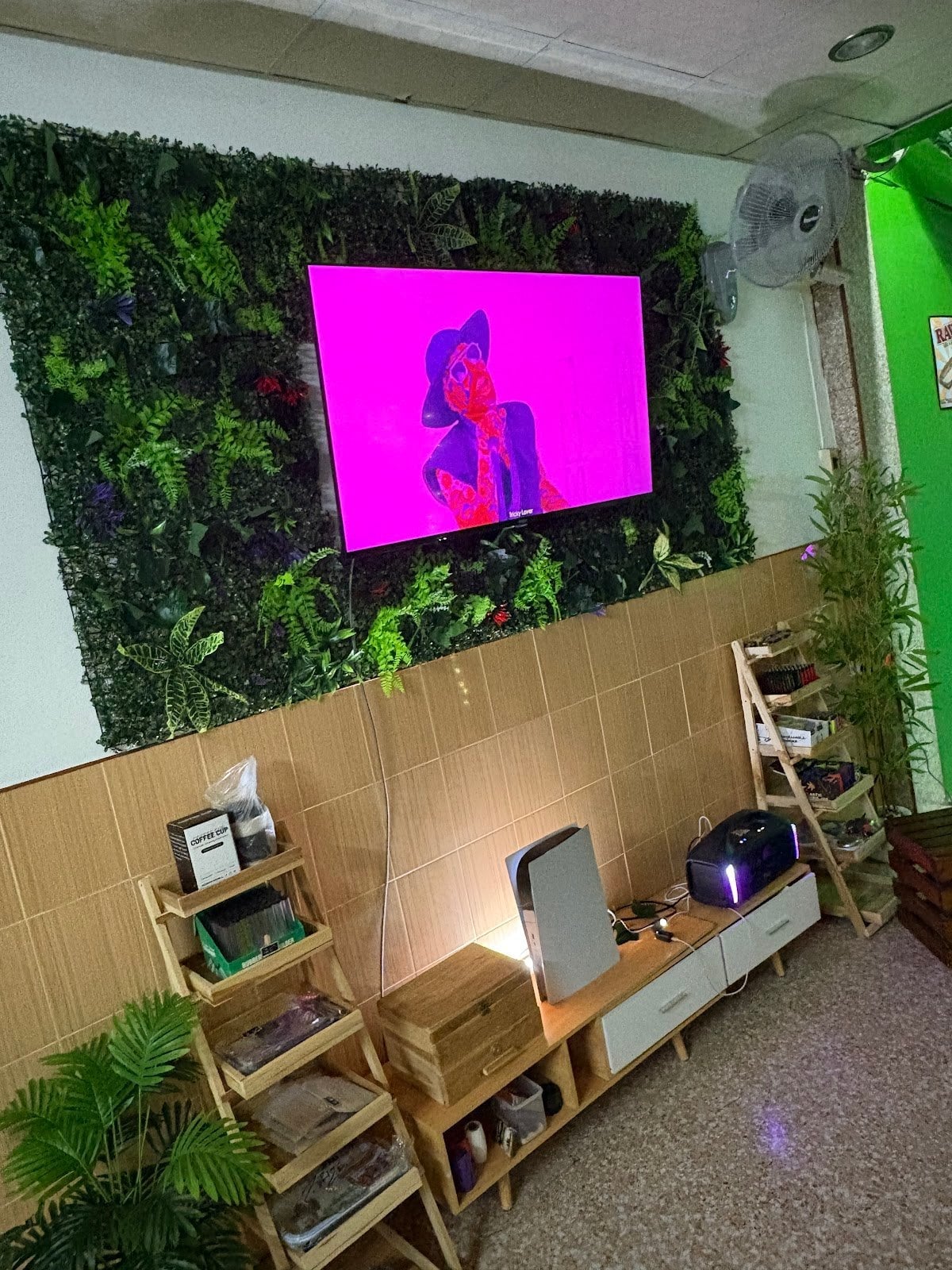 Jungle Kings Cannabis Bar Weed And Snus