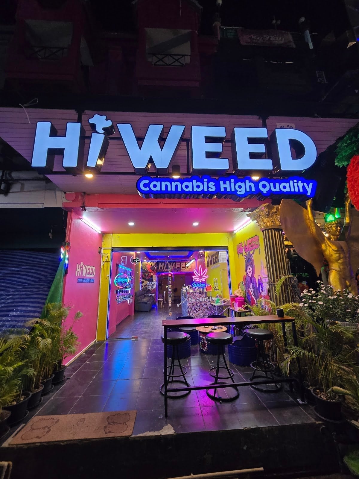 Hi Weed Soi Paradise