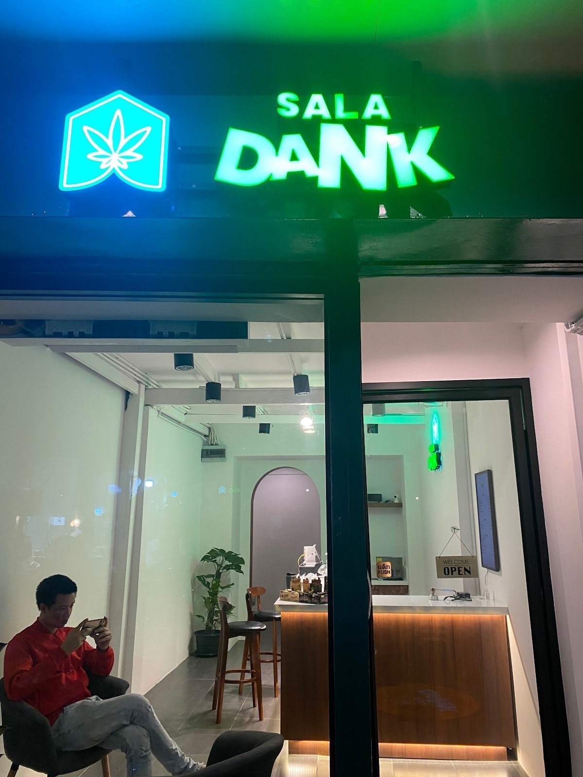 SALA DANK Organic Cannabis Lounge Silom