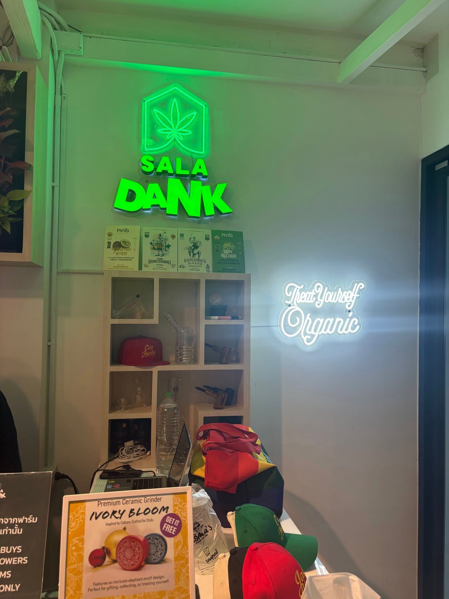 SALA DANK Organic Cannabis Lounge Silom