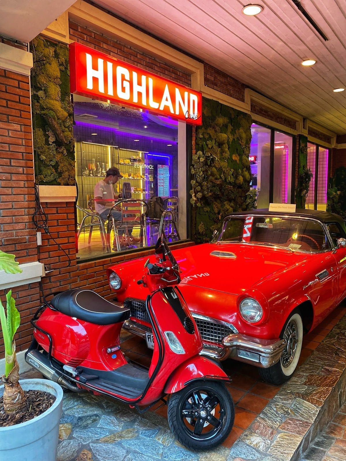 Highland Khaosan