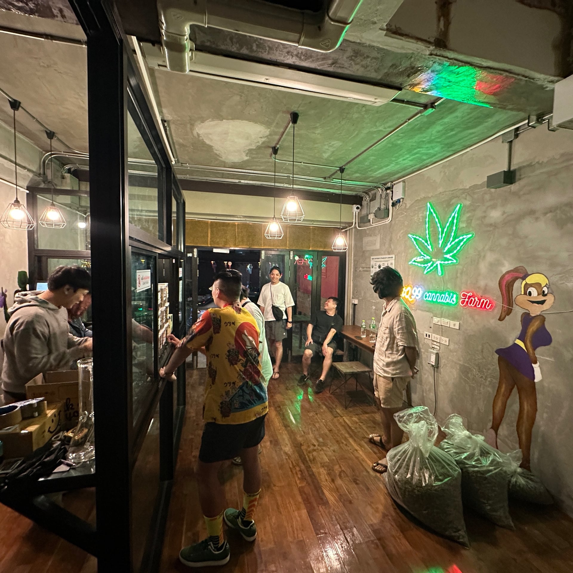 iQ99 Cannabis Farm