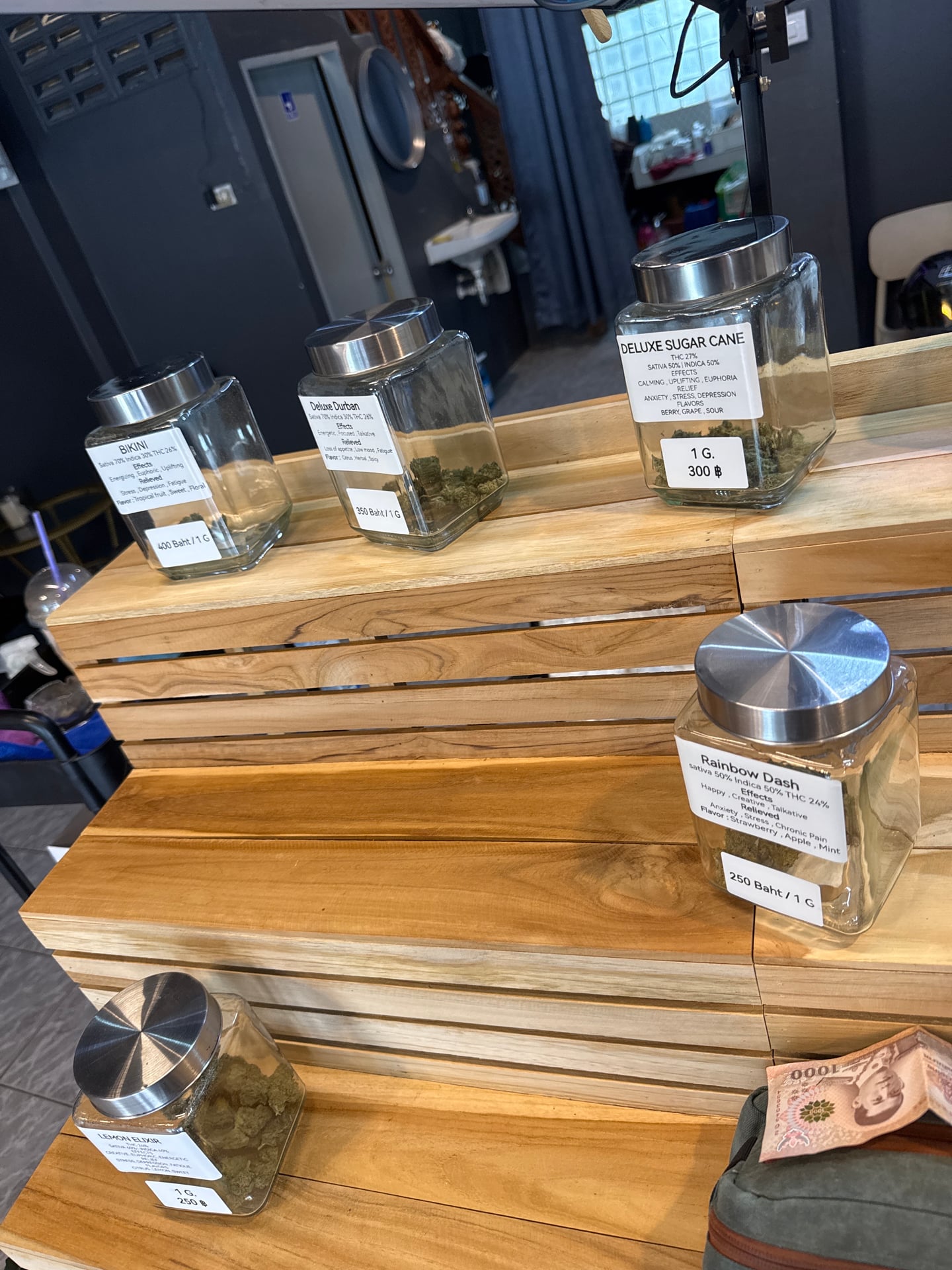 Weed Zone420 Cannabis Shop Dispensary Marijuanas