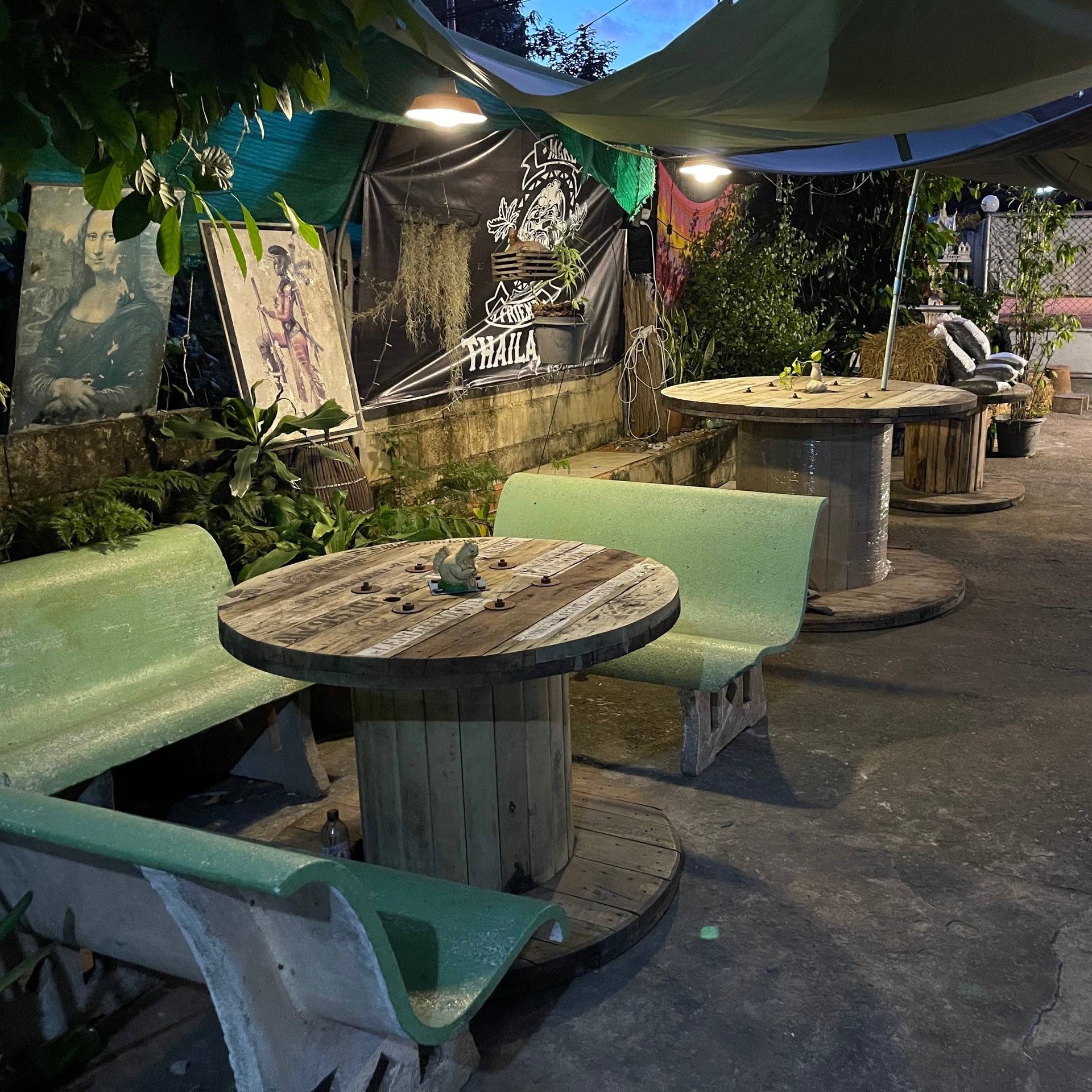 Make A Friend Cafe