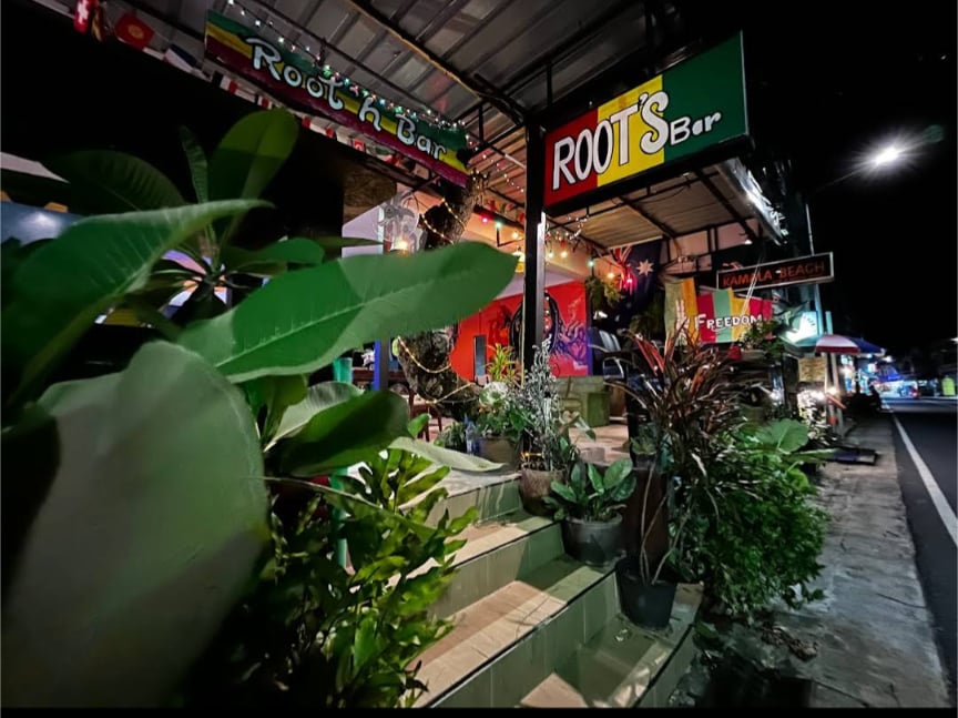 Roots Bar Kamala Beach