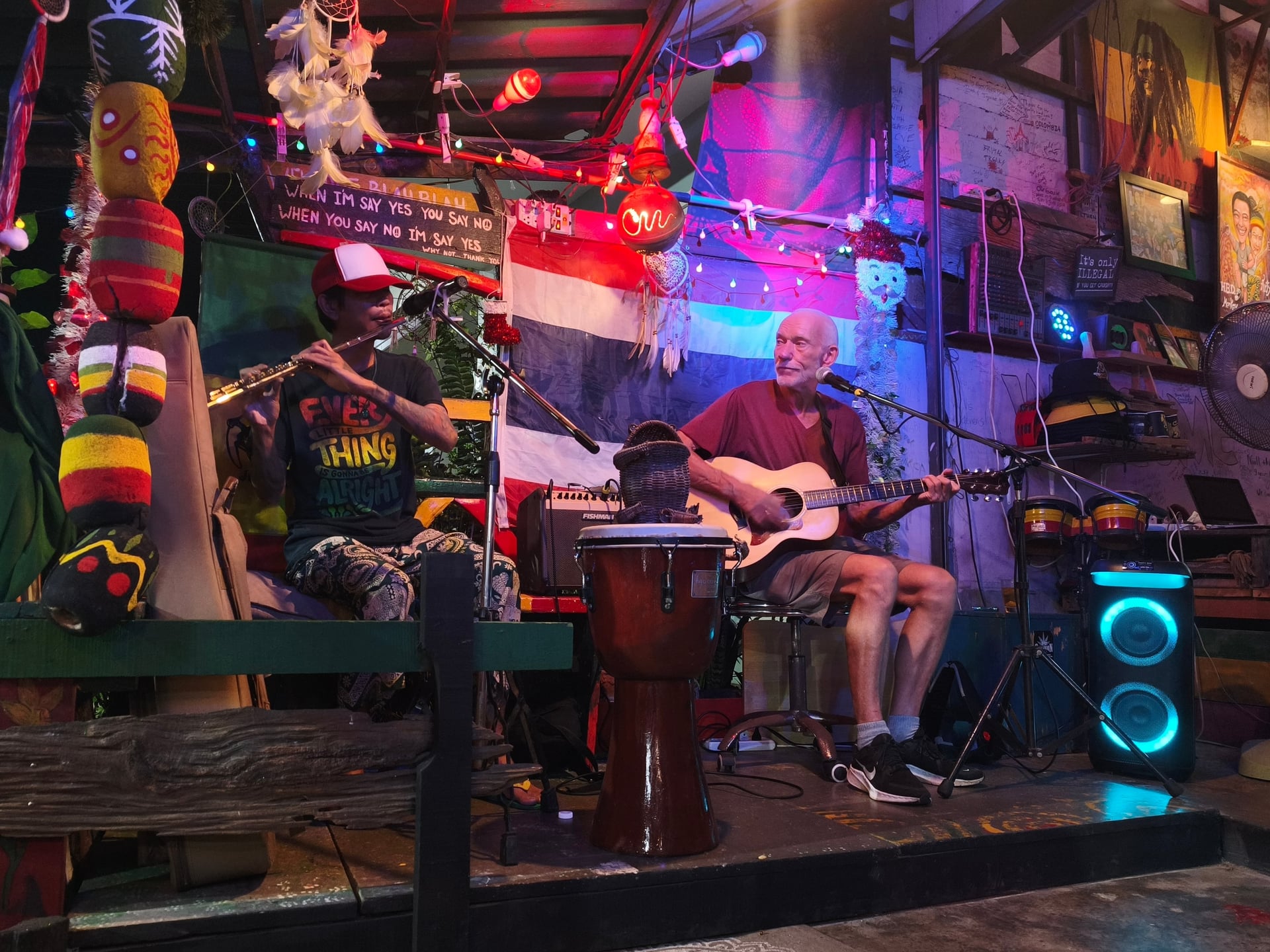 Arty Momma Rasta Bar
