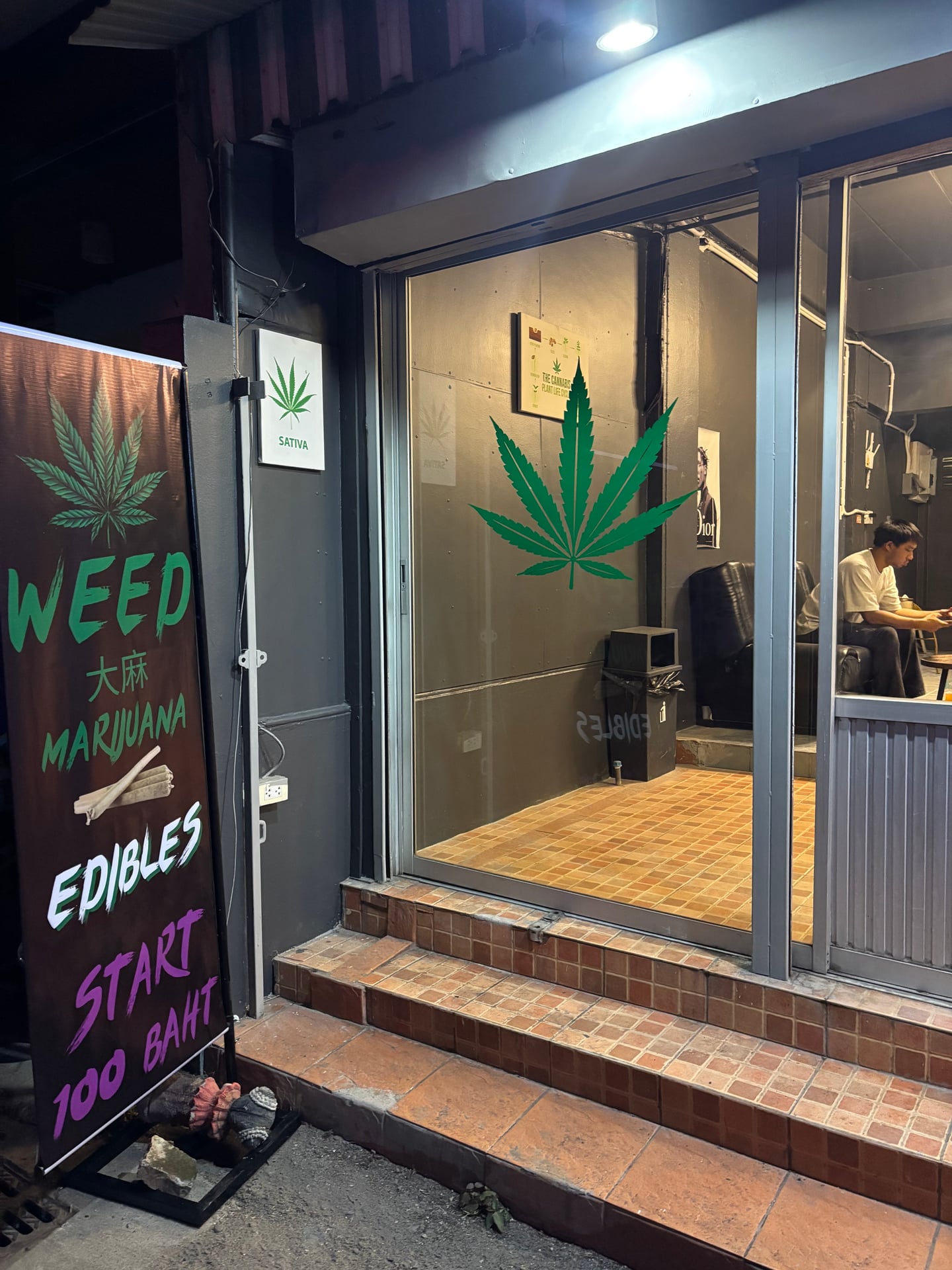 Weed Zone420 Cannabis Shop Dispensary Marijuanas