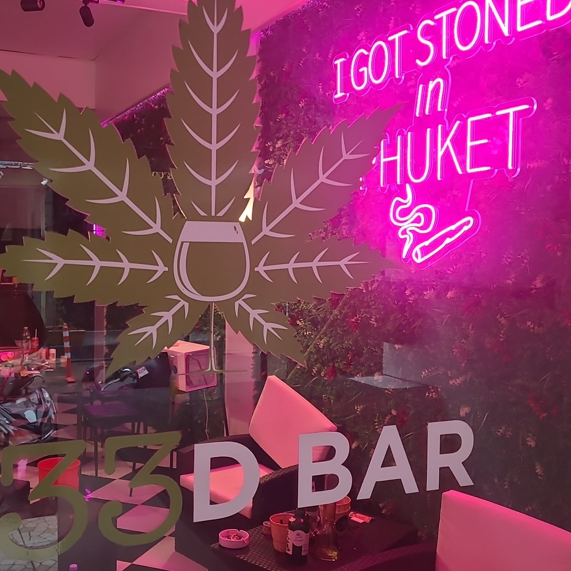 W33D Bar