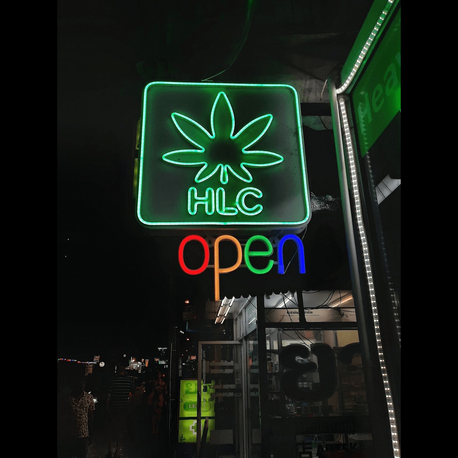 Hlc Heavenland Cannabis Buakaw Branch logo