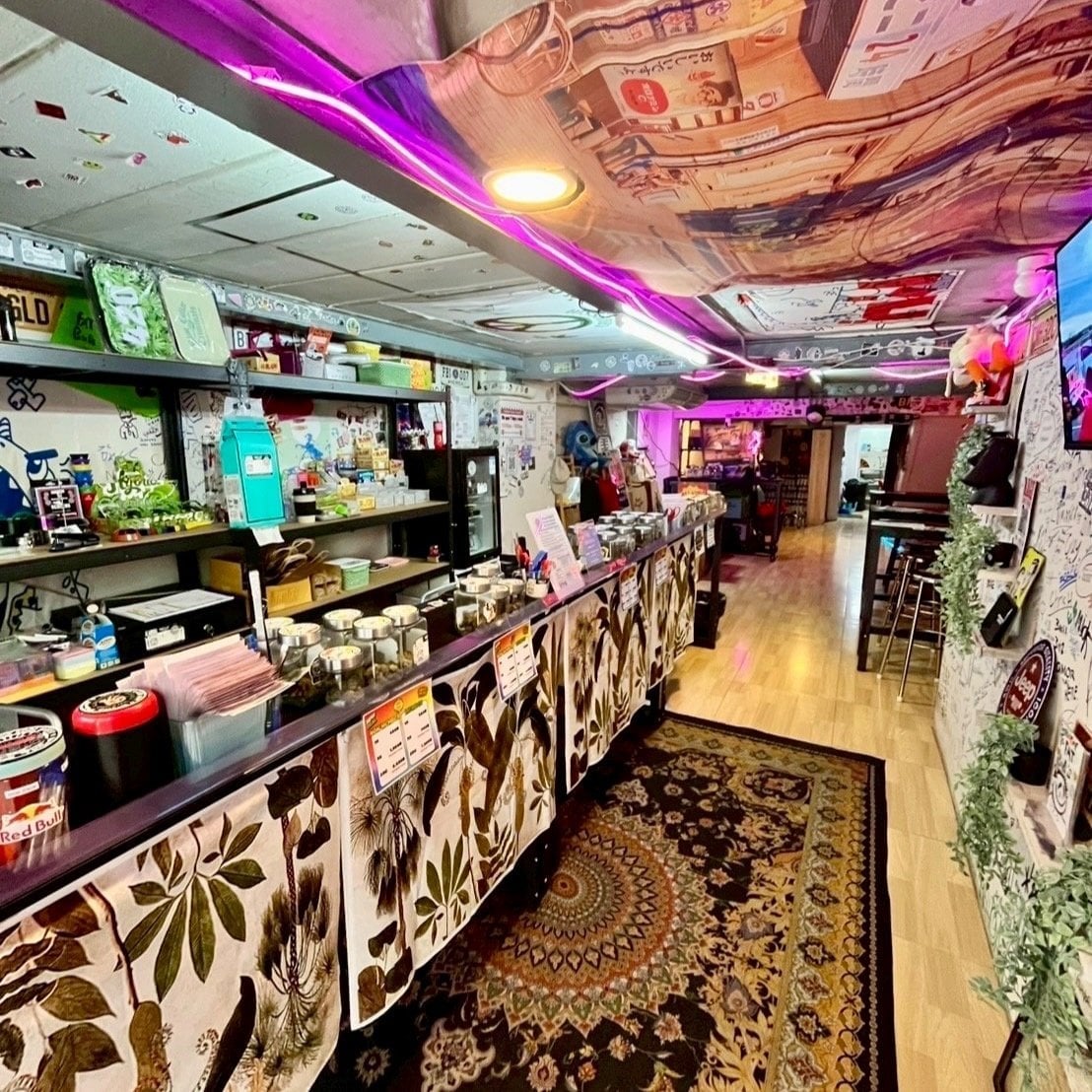 Fat Buds Weed Shop On Nut
