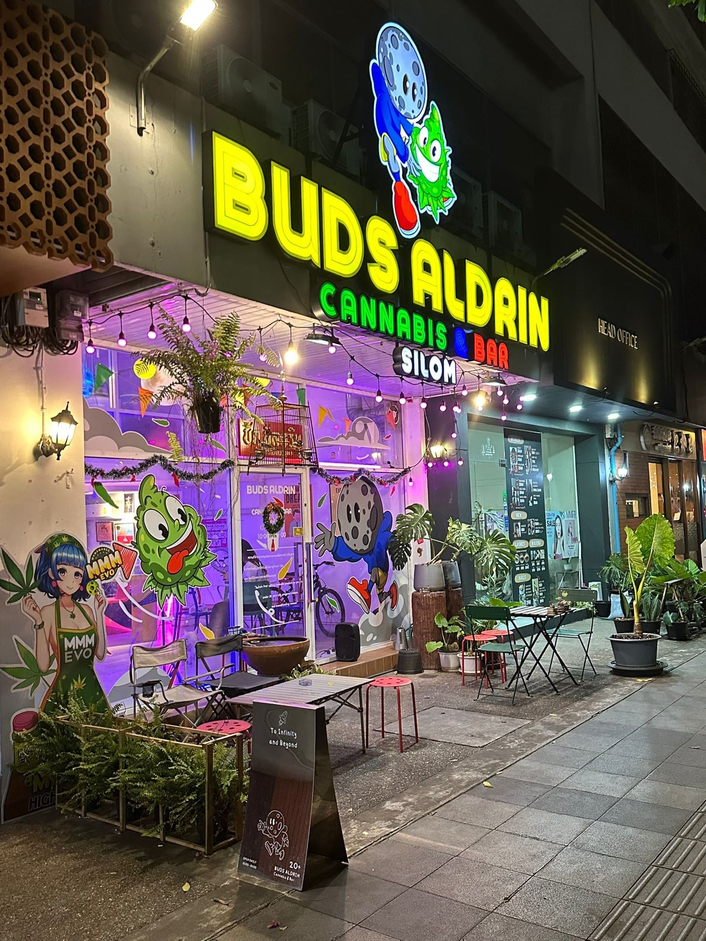 Buds Aldrin Silom