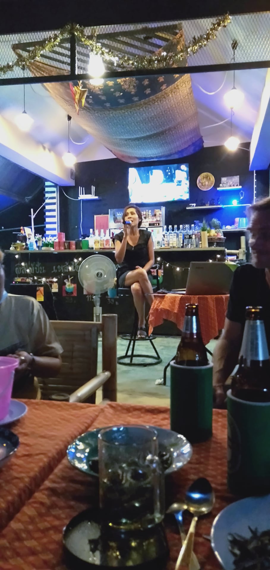 Arty Momma Rasta Bar