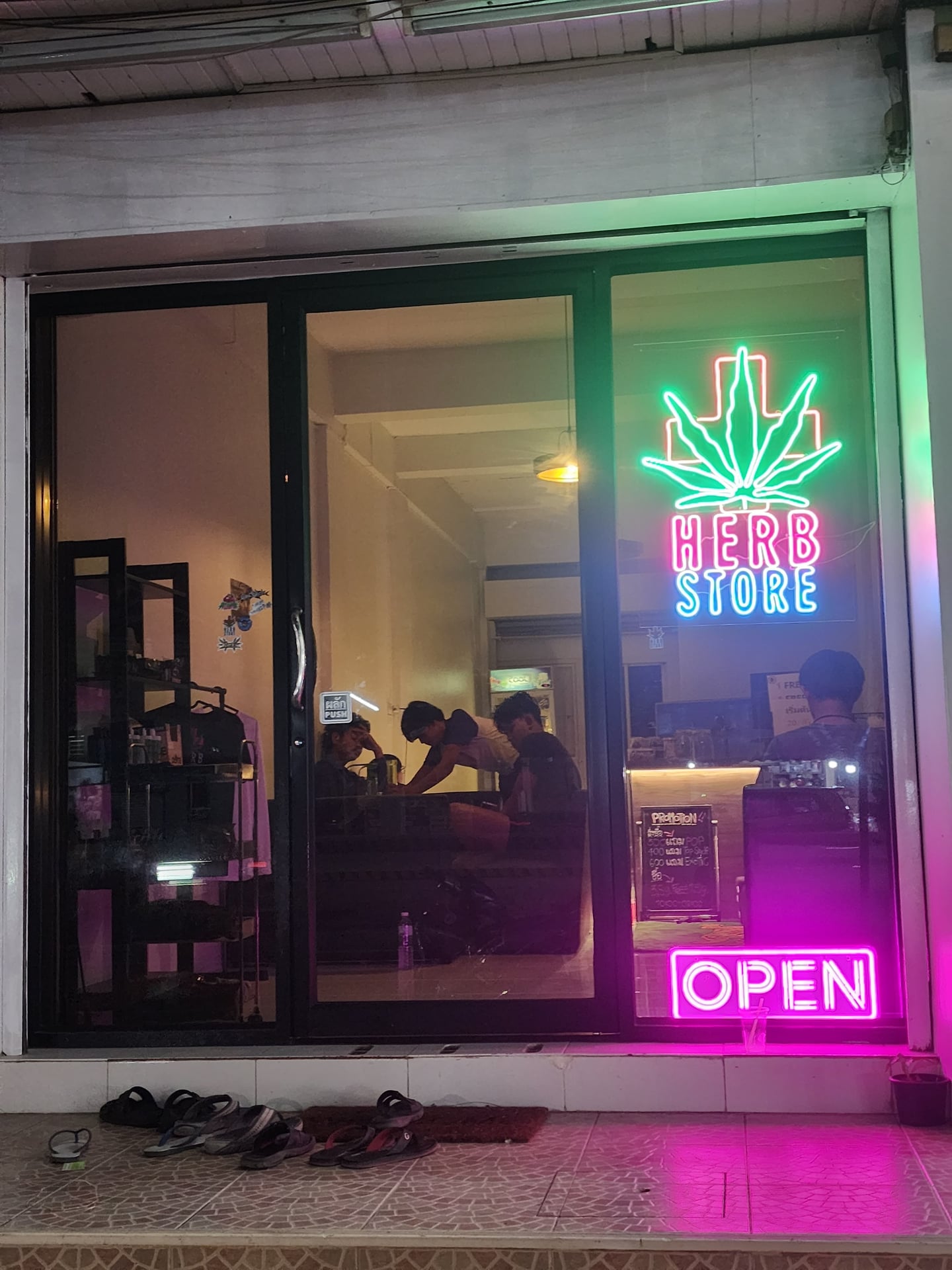 HERBSTORE . .
