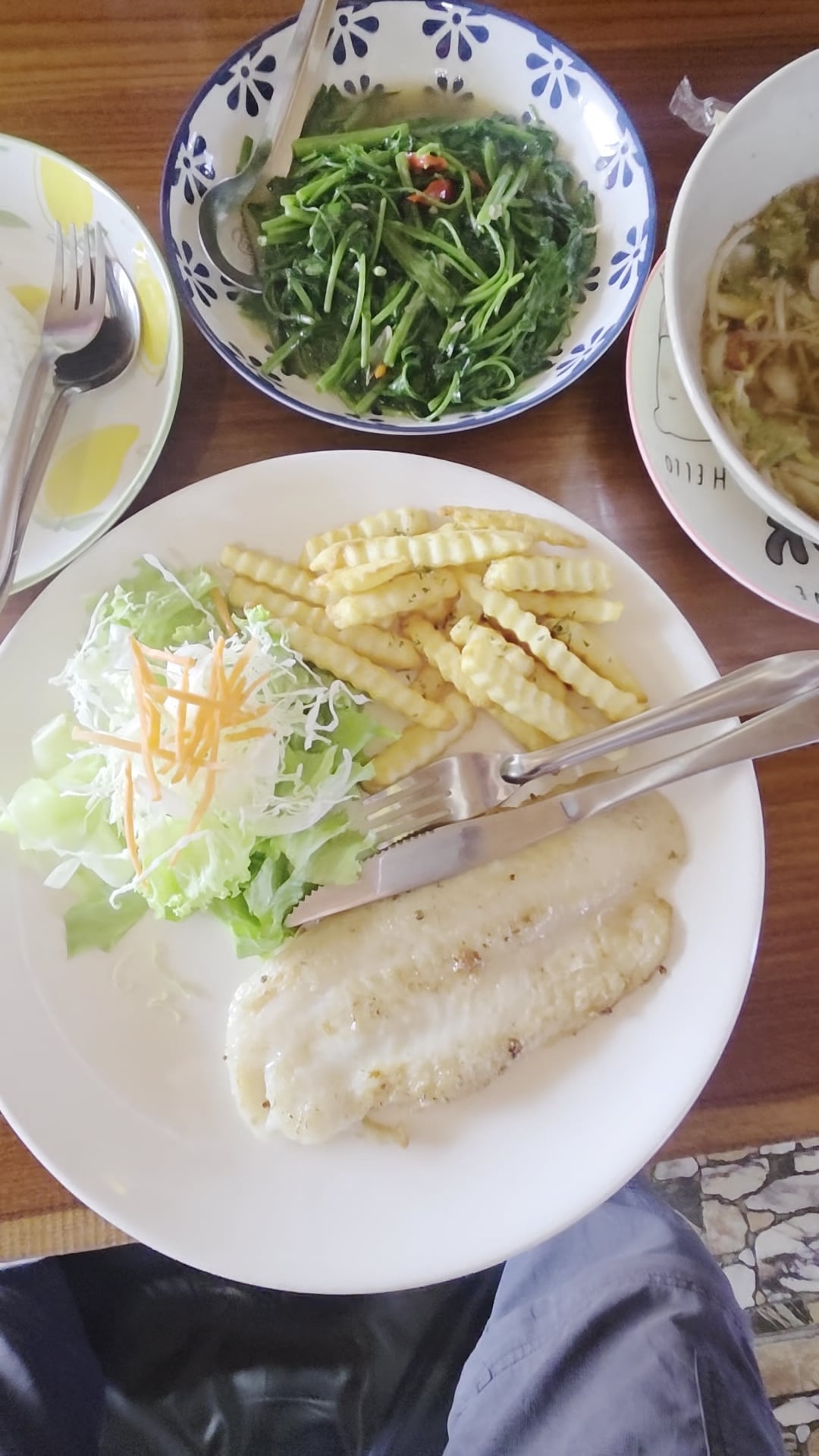 Mountain High Restaurant, Resort