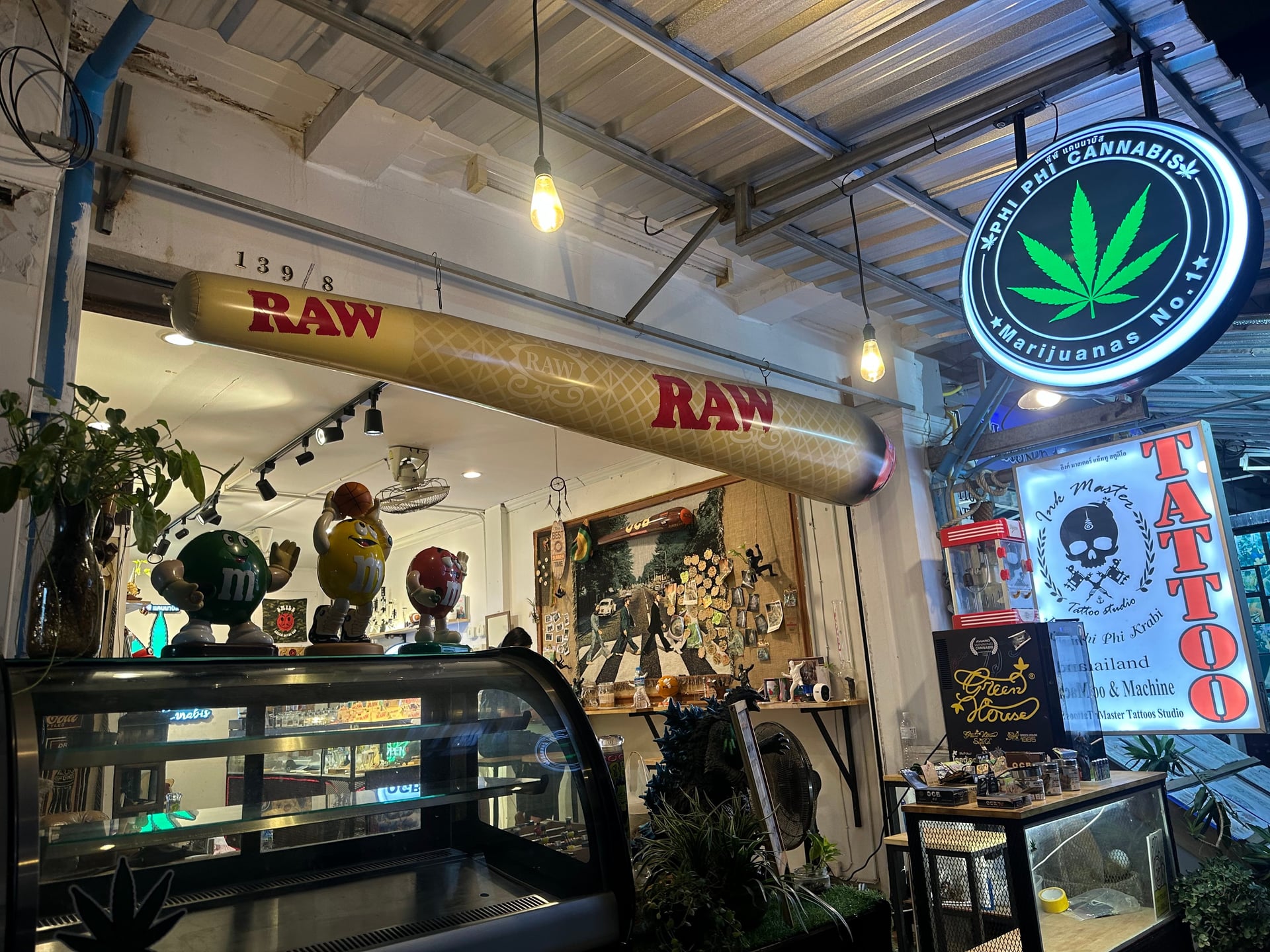 Phiphi Cannabis3