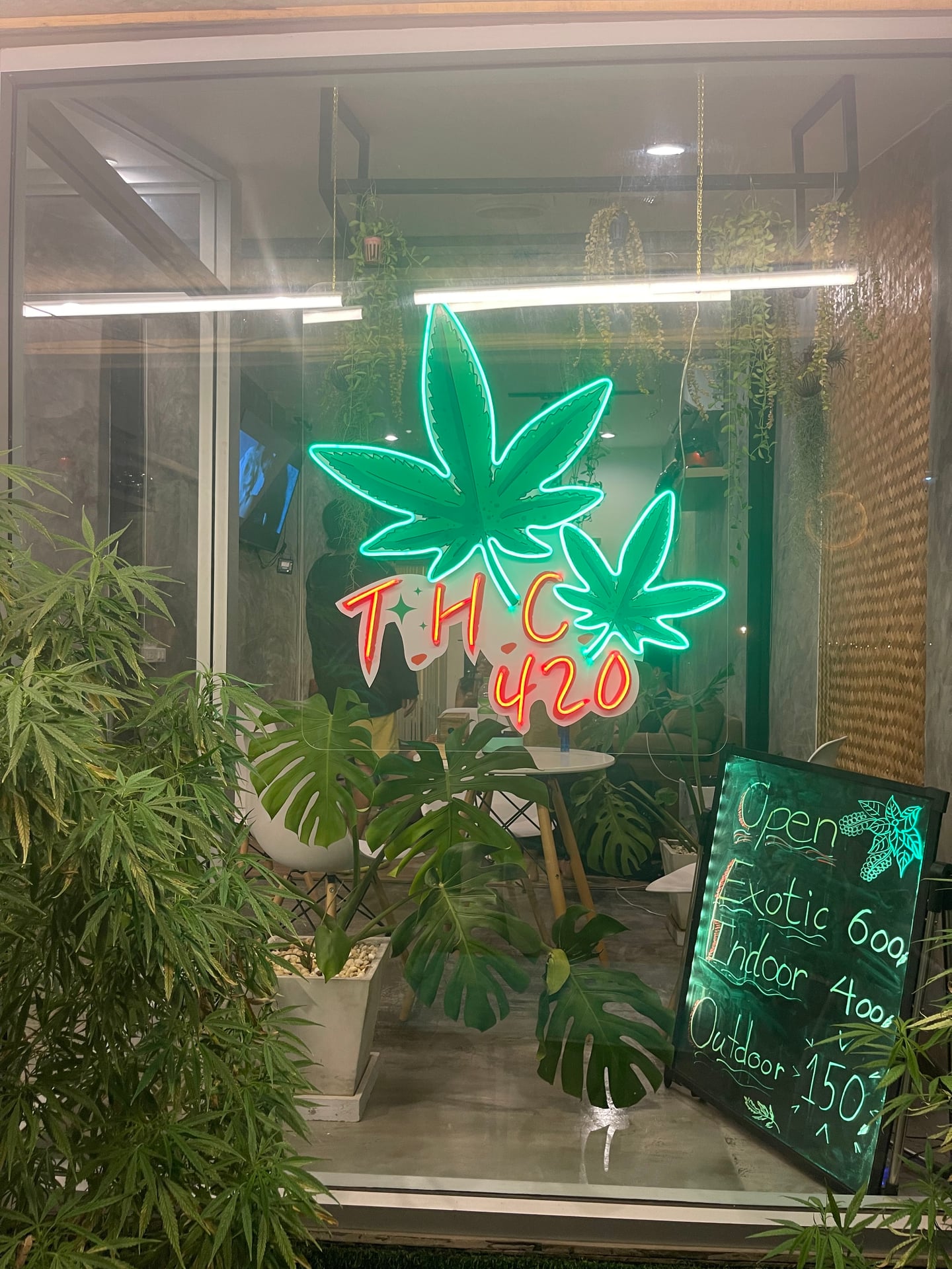 Lafayette Bars & Weed Canabis Farm