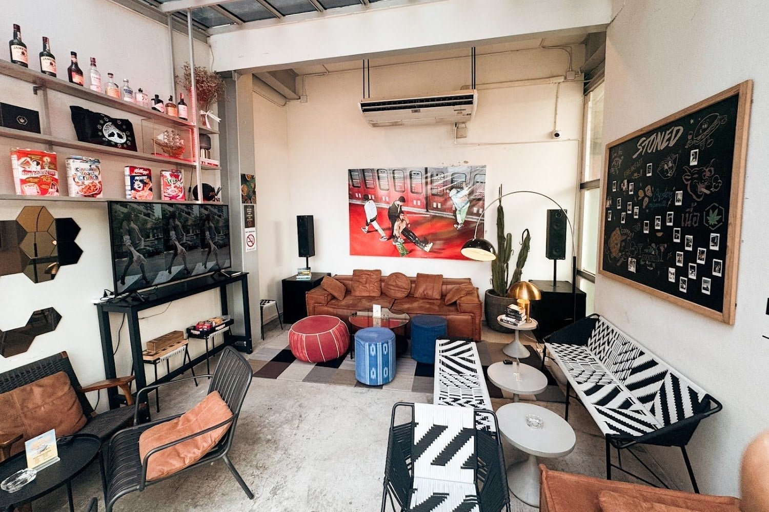 Stoned & Co Thonglor - Fashion And Medical Dispensary Lounge