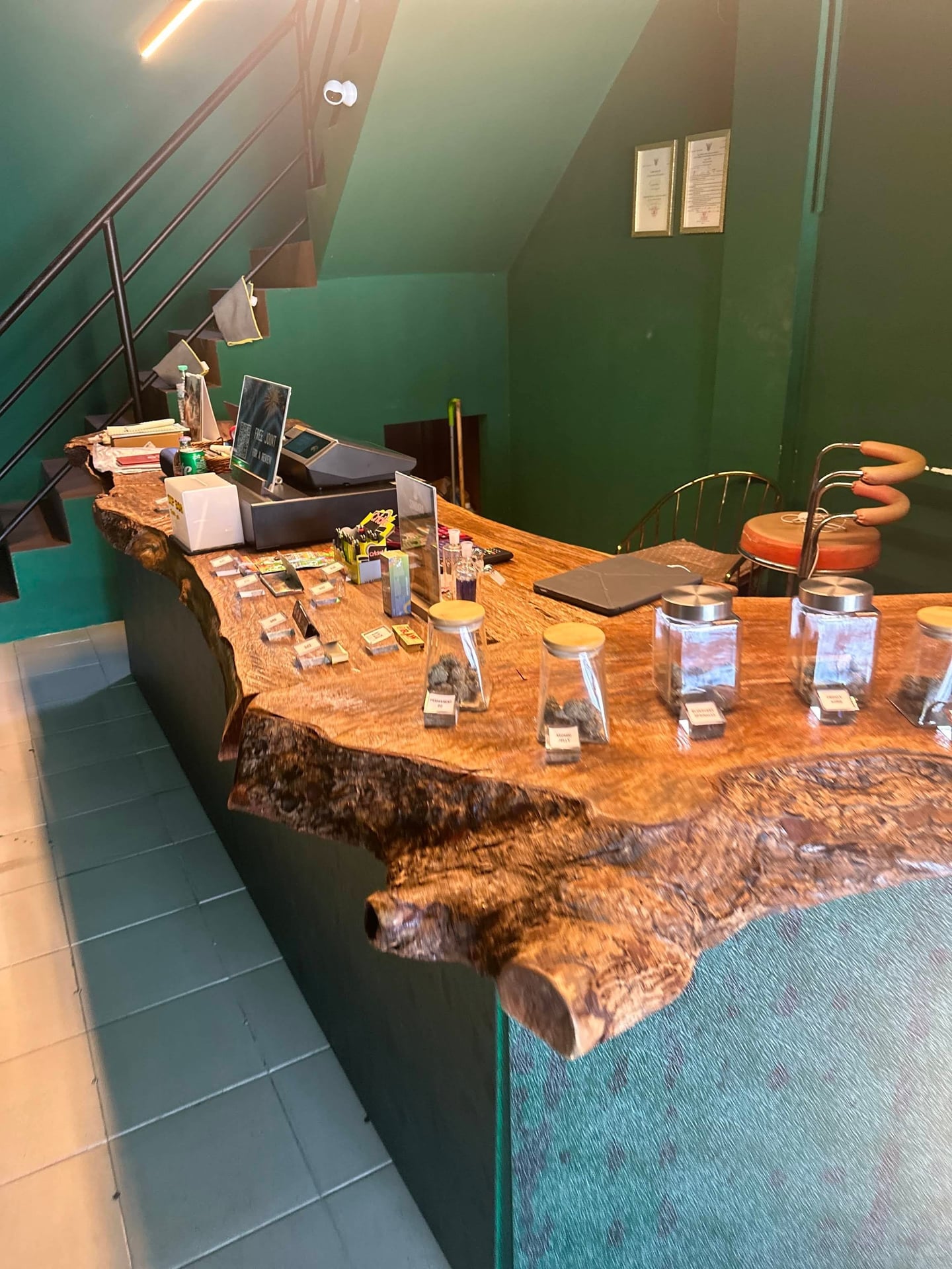 DV8 Cannabis Shop By Green Harmony