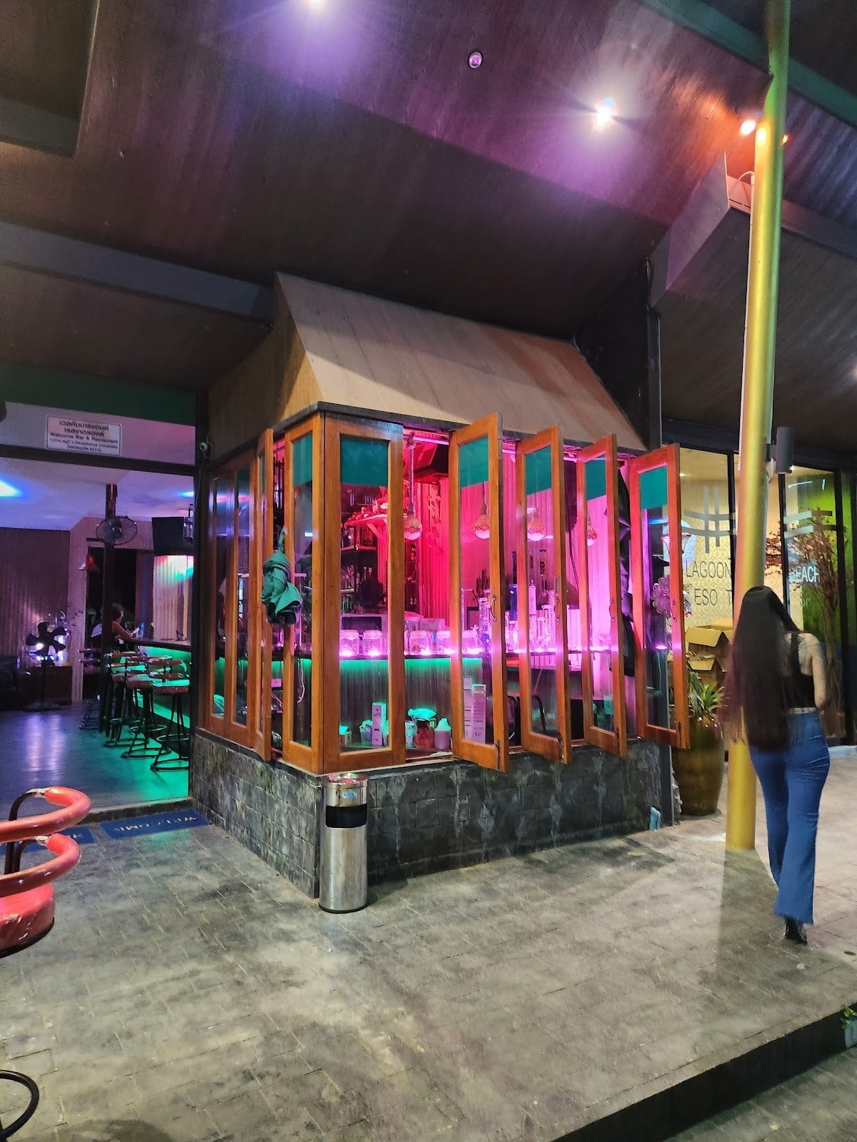 Welcome Bar Area52