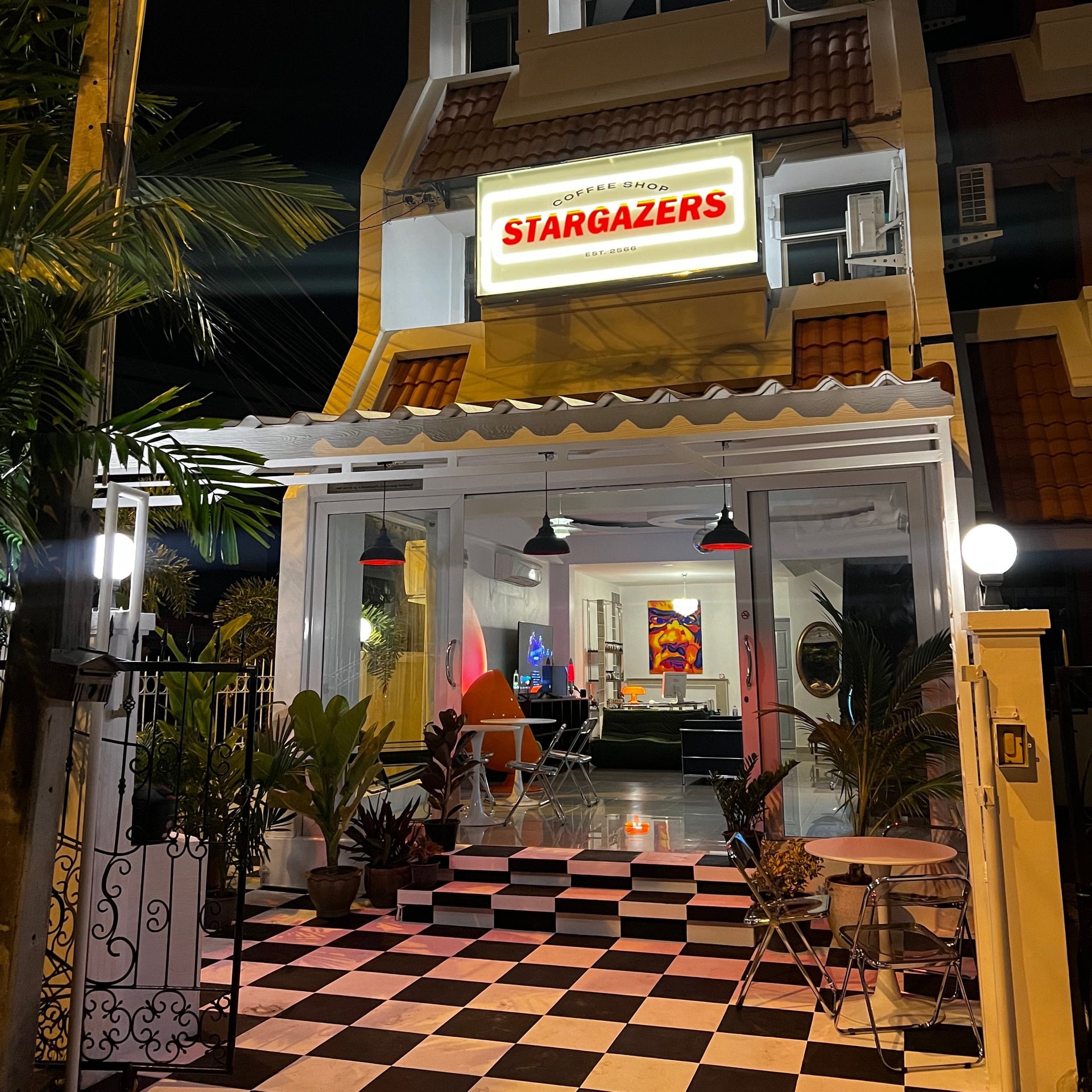 Stargazers Coffee Shop & Cannabis Farm