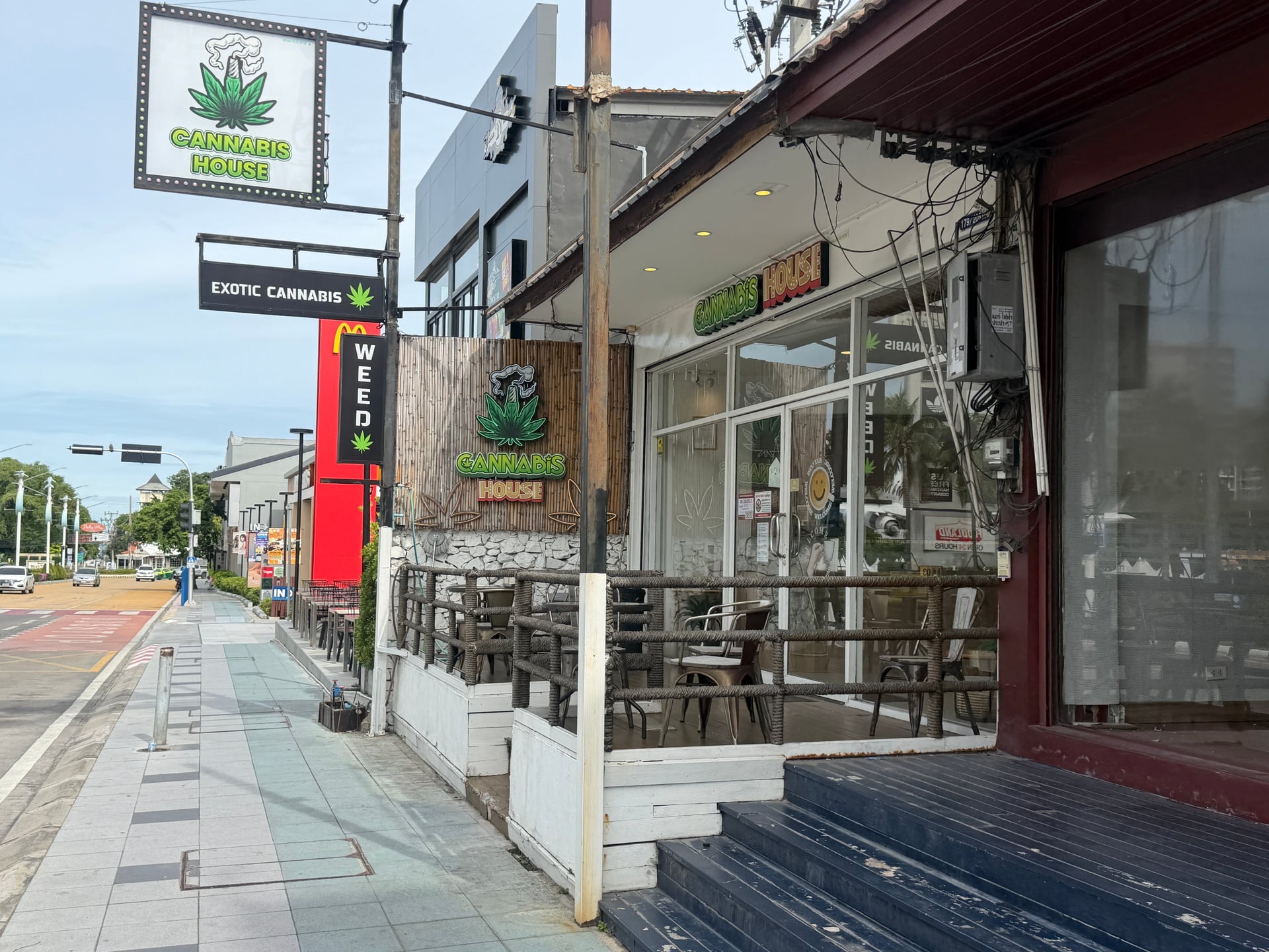 Buds House Café Naklua