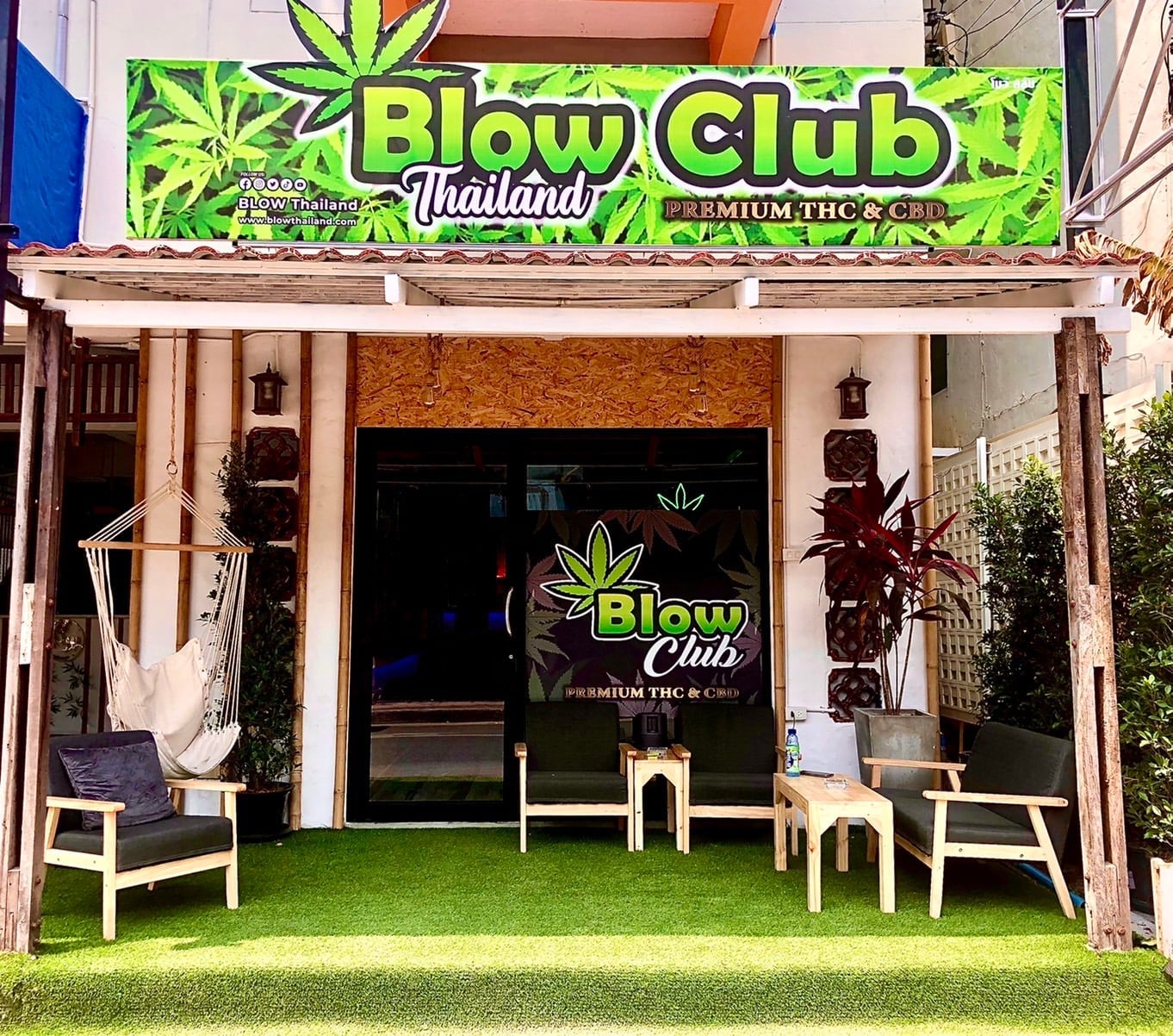 Blow Jomtien Beach