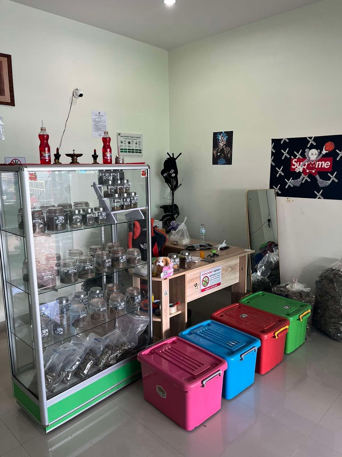 M L Cannabis Bos Home