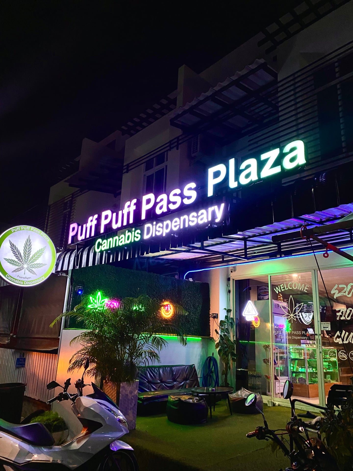 Puff Puff Pass Plaza