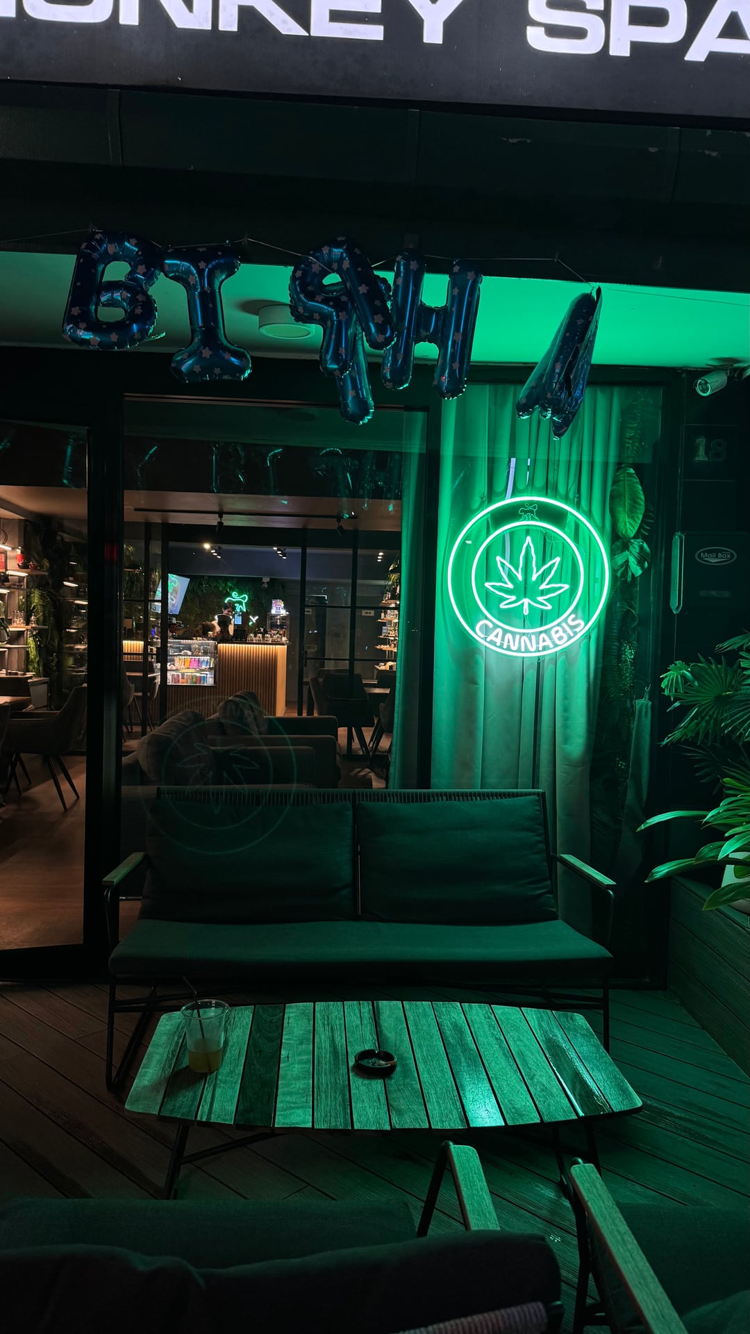 Pinki Monkey Cannabis Coffee Shop - Beach Road