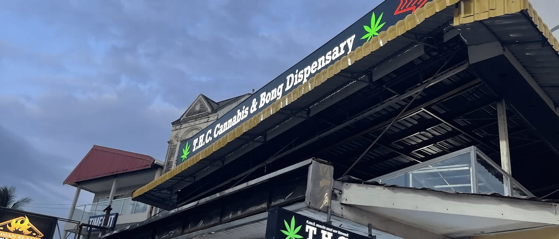 THC Thai High Corporation hero