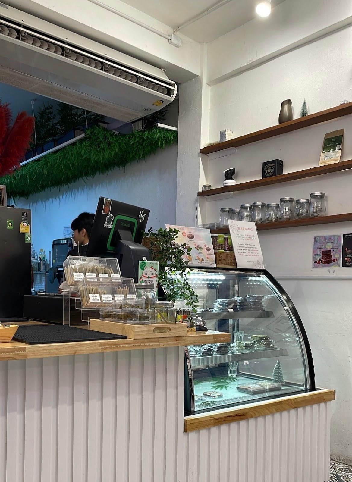 Leaf Cannabis Cafe