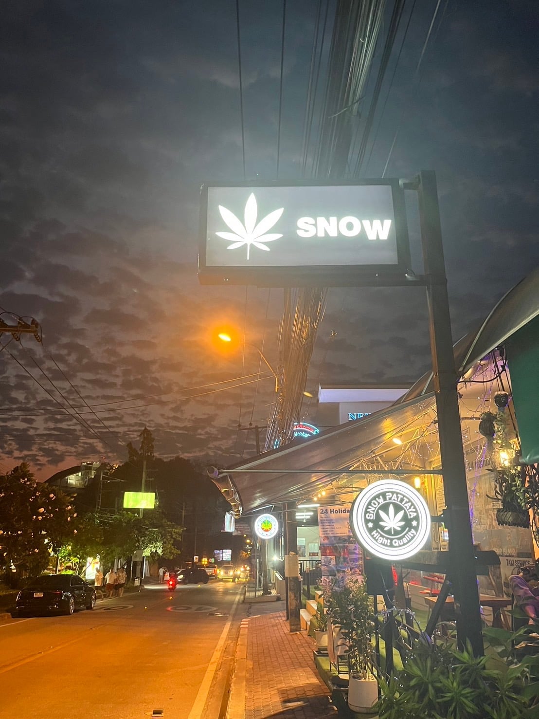 Buds House Café Naklua