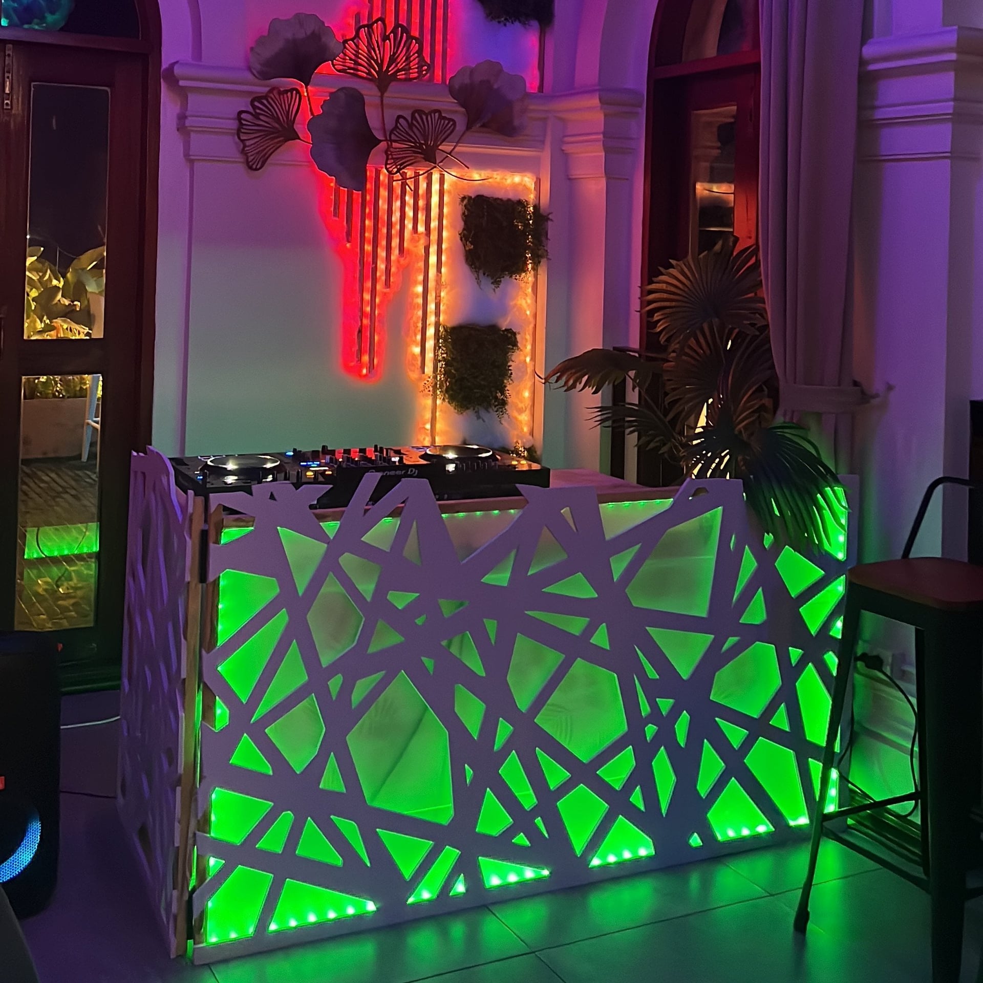 Cloud Nine Phuket - Bar & Lounge