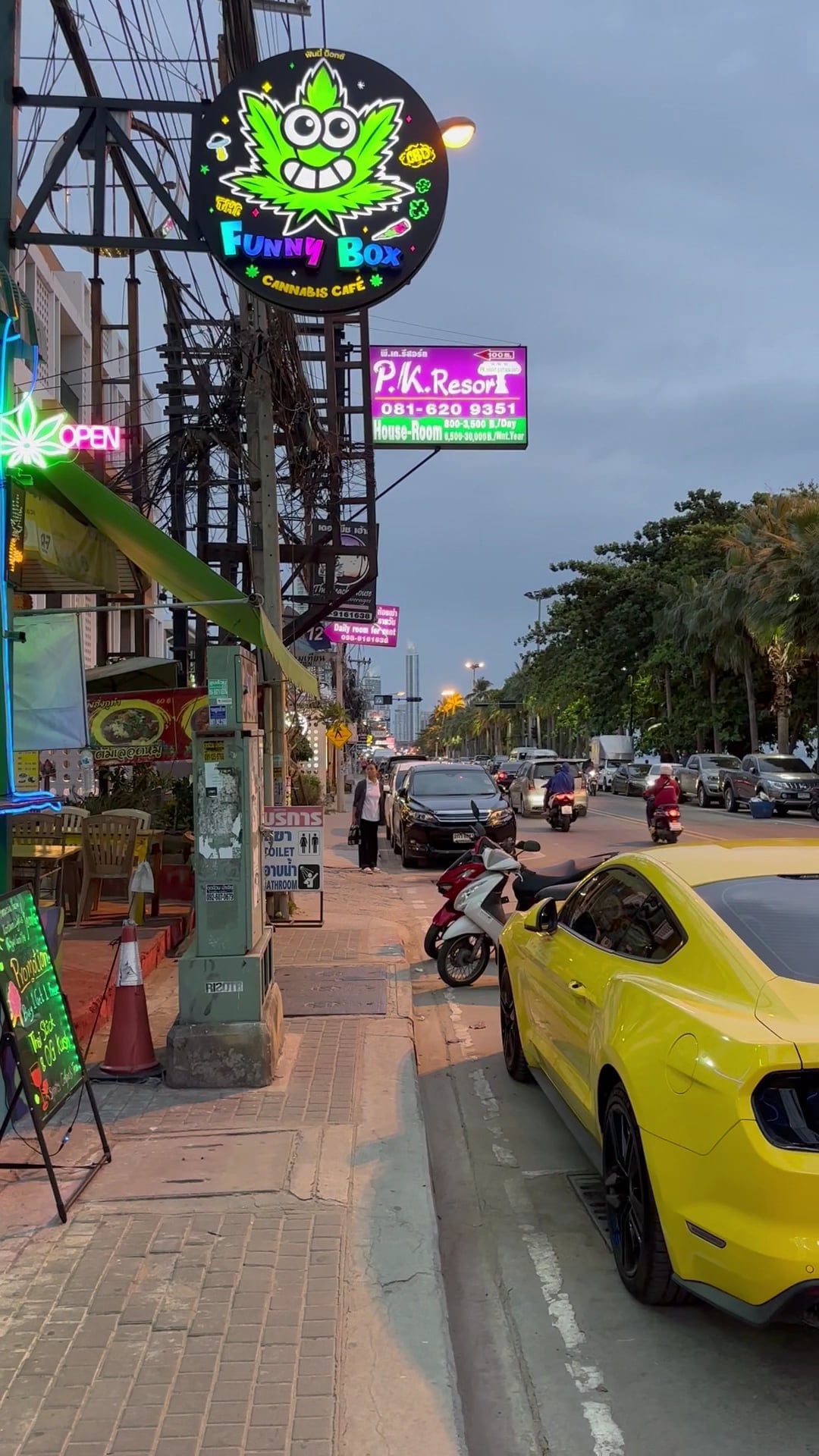 Weed Cafe The Funny Box Cannabis Cafe' Jomtien Beach