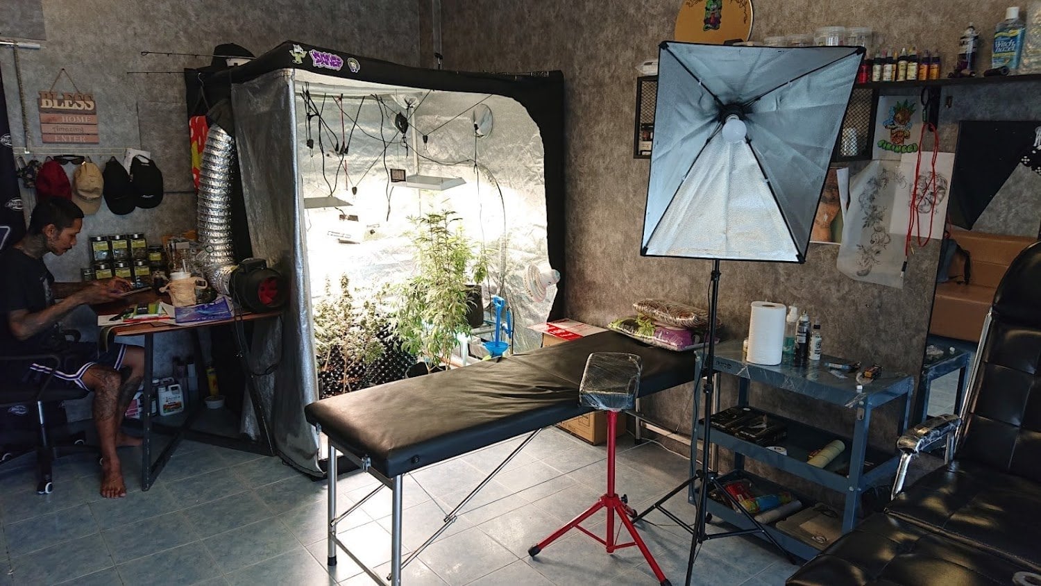 Outlaw Tattoo Studio & Tiki Weed