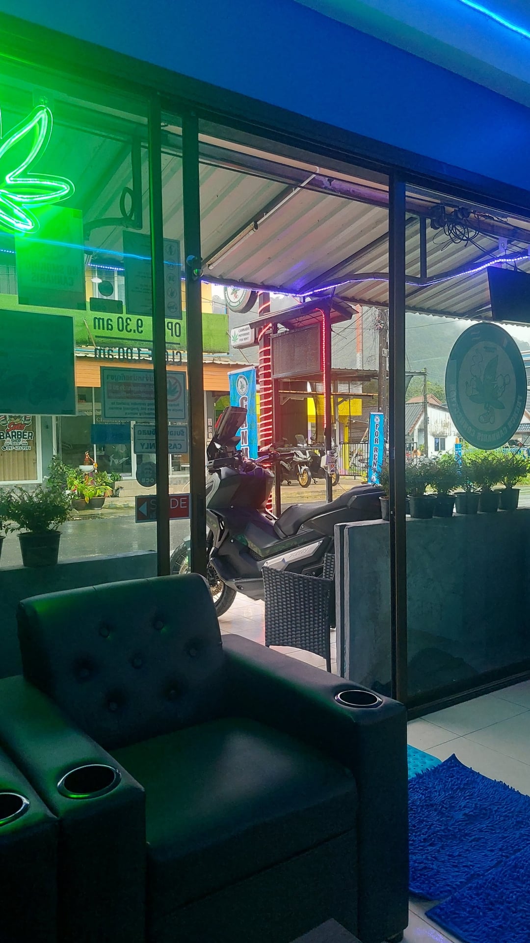 French Cannabis Connection Dispensary Weed & Store Motorbike Kamala