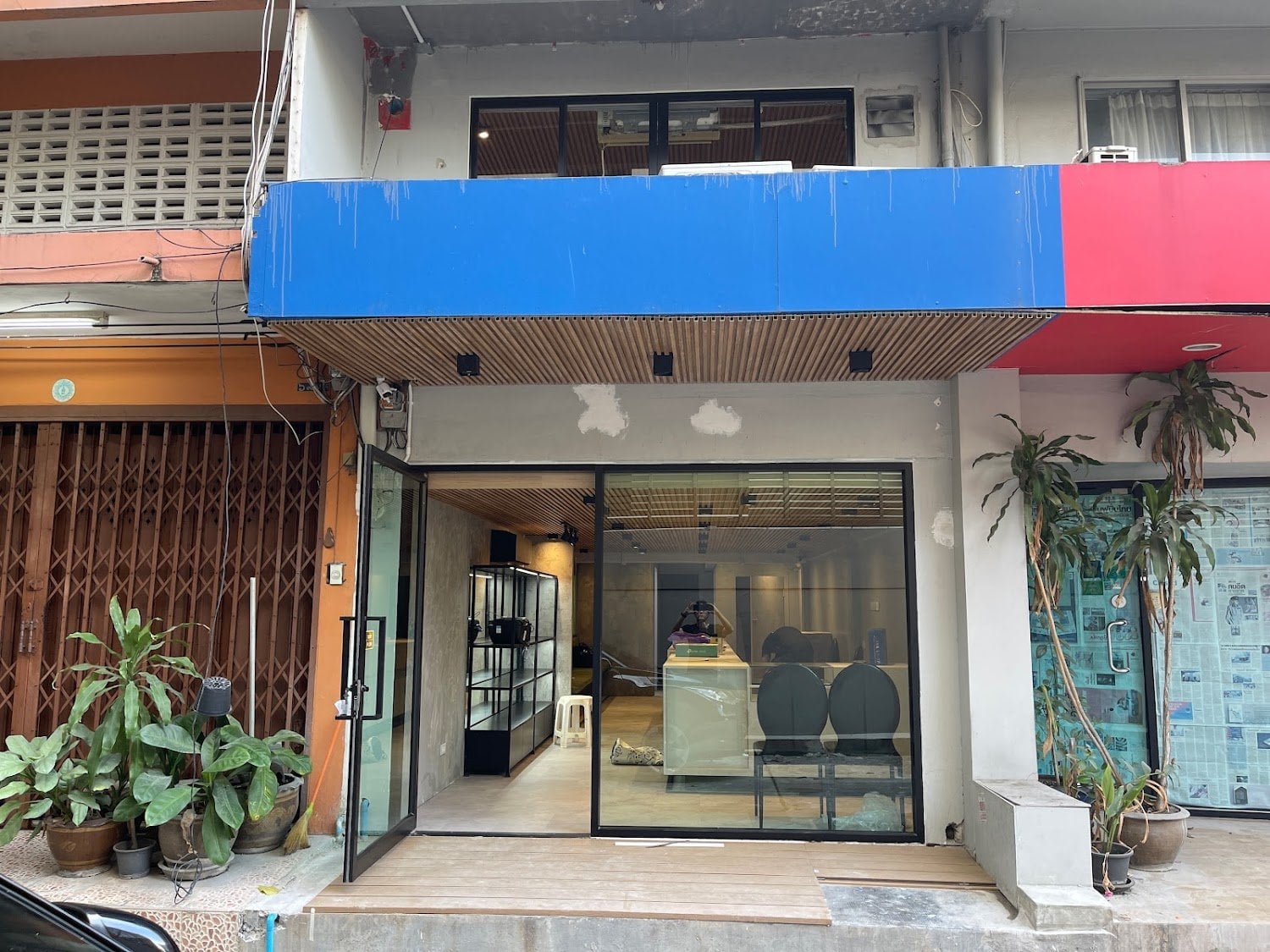 CANNABIS TWINS Dispensary And Lounge - Silom
