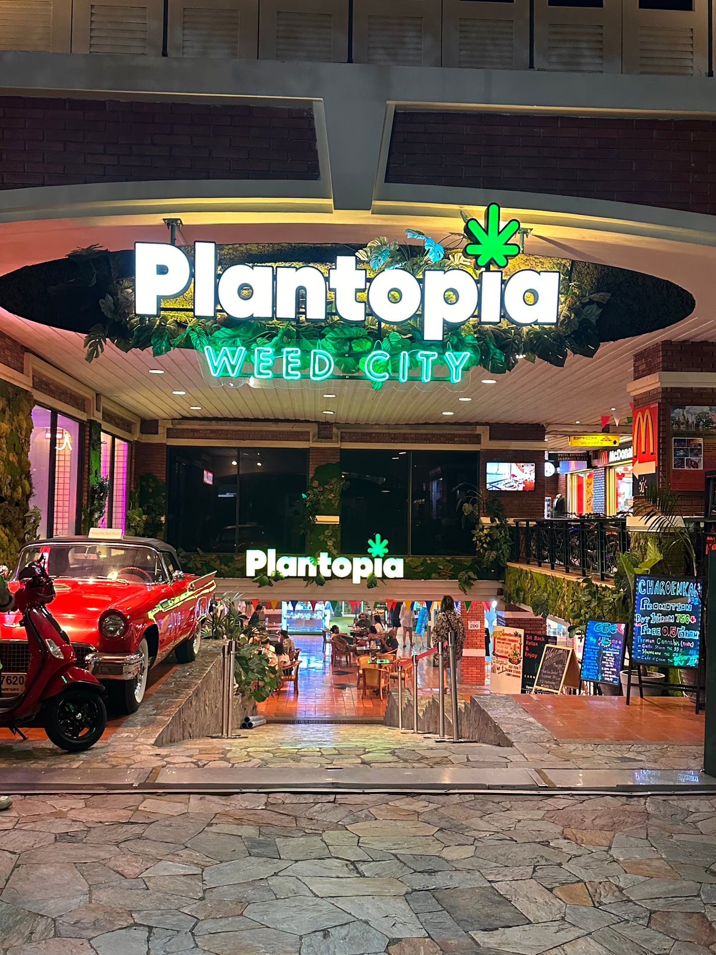 LEAF5 - Khaosan Road