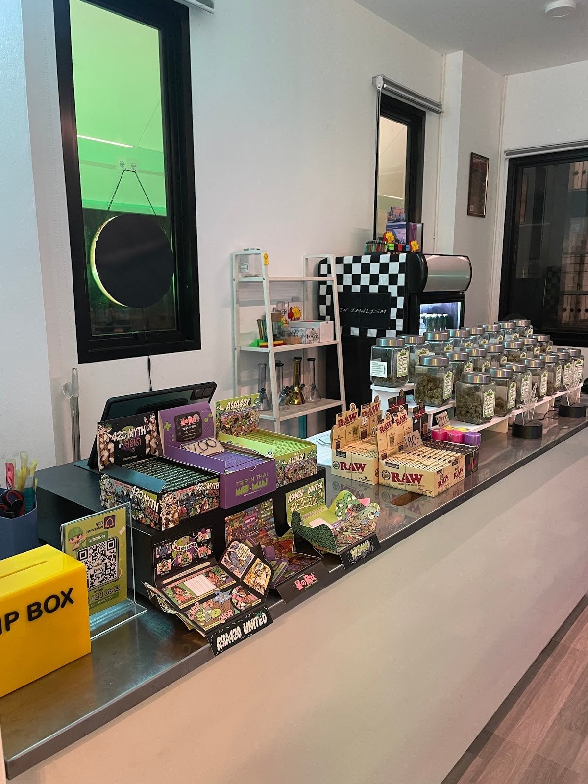 WeedSup CNX - Weed Shop Near Tha Phae Gate