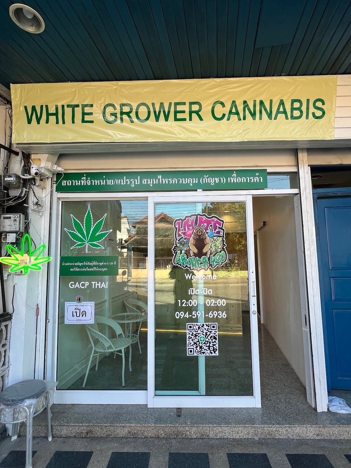 White Grower Cannabis