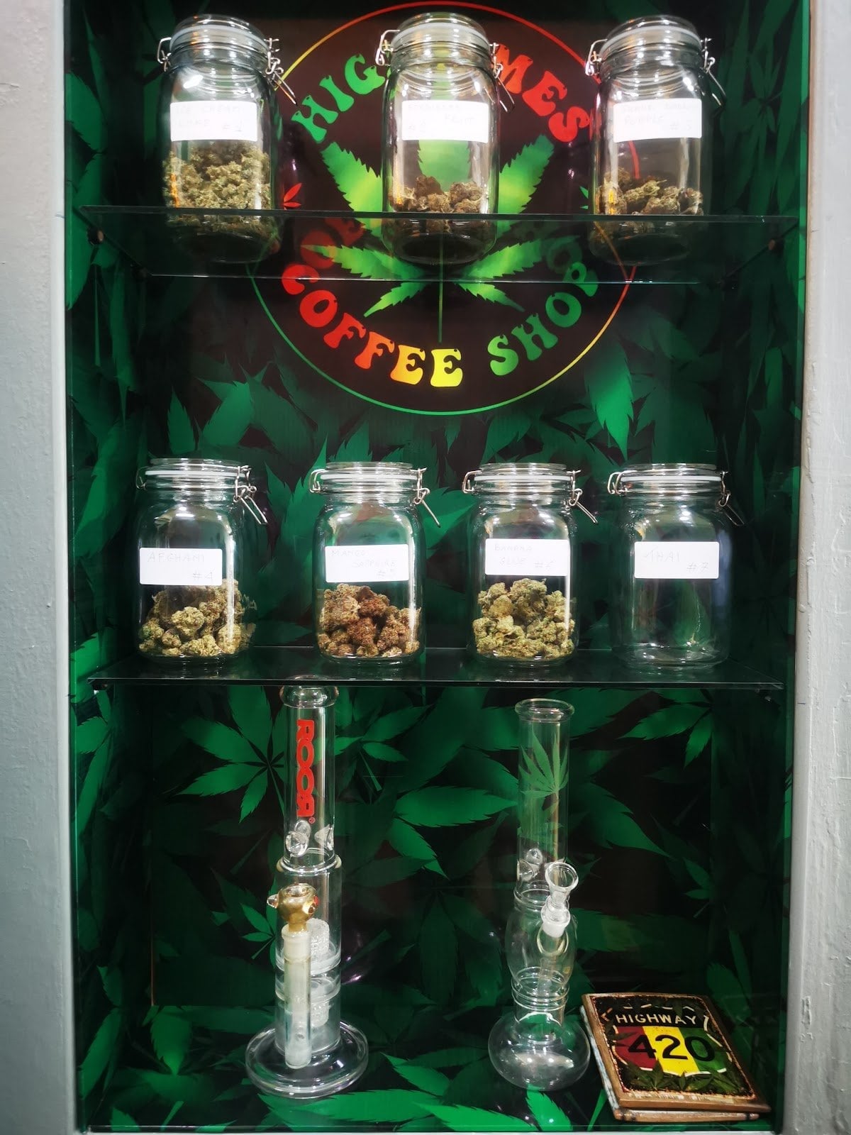 Cannabis Lounge