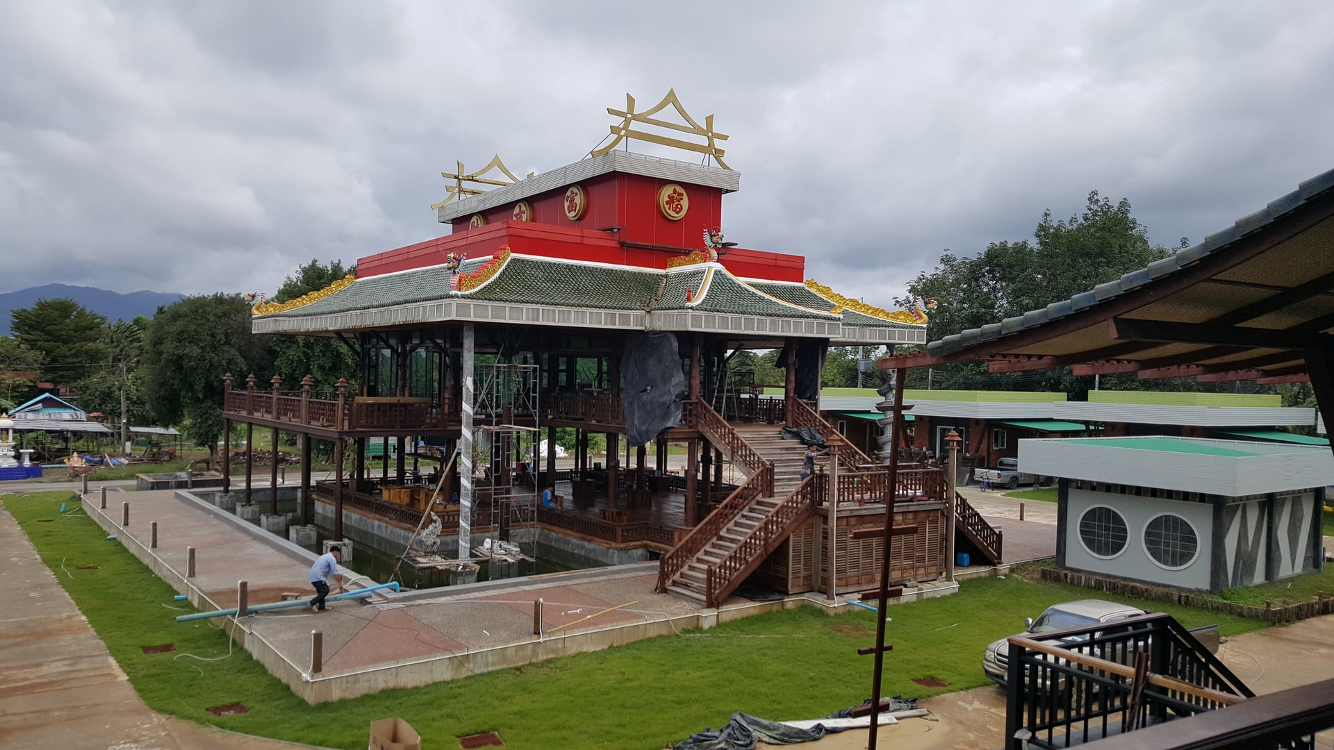 HLC HeavenLandCannabis Floating Market