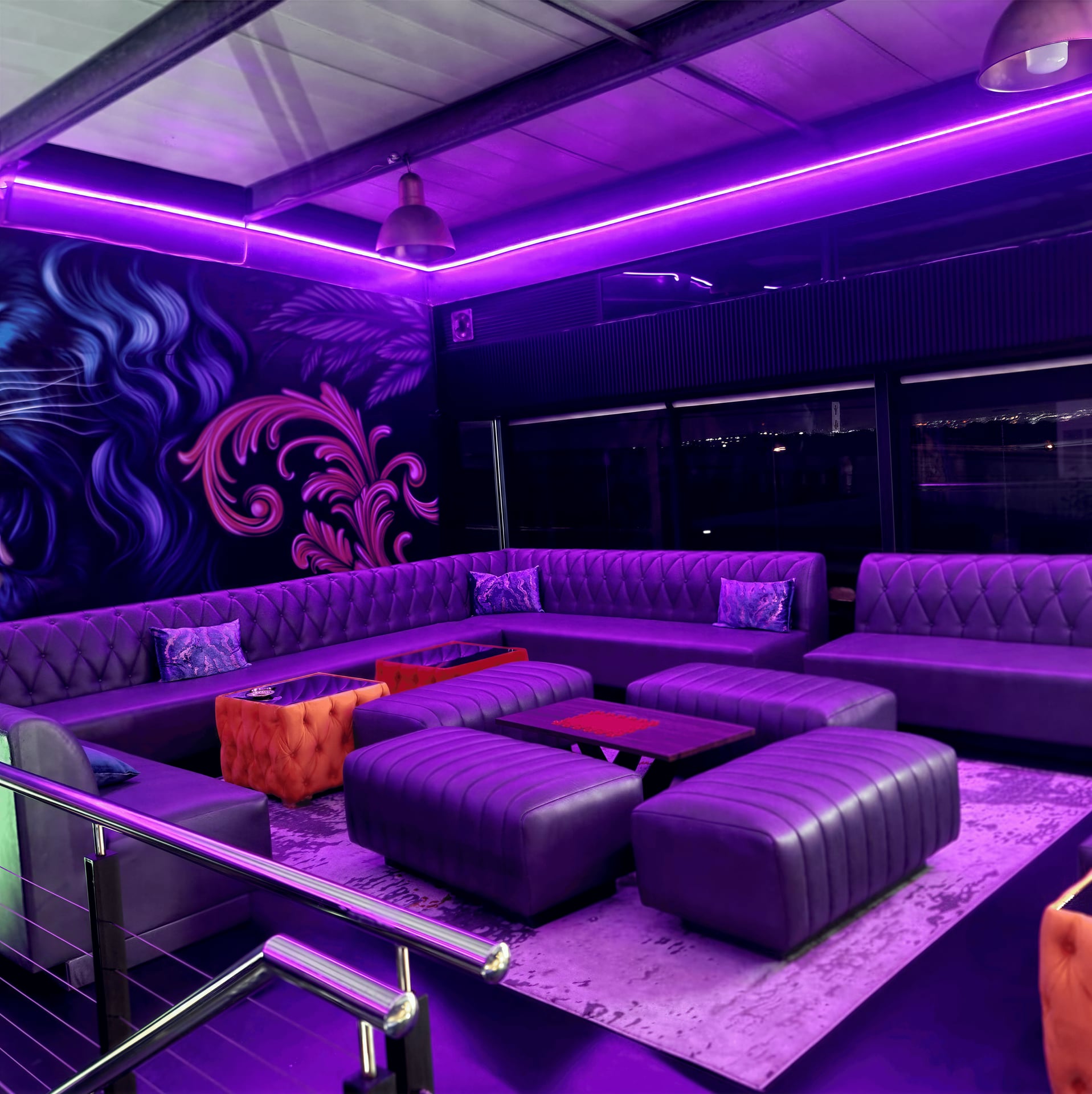 Hybrid Lounge
