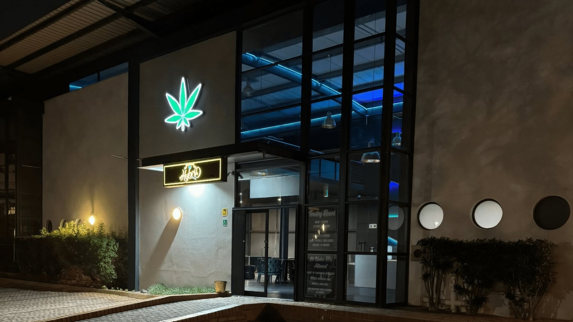 Hybrid Lounge