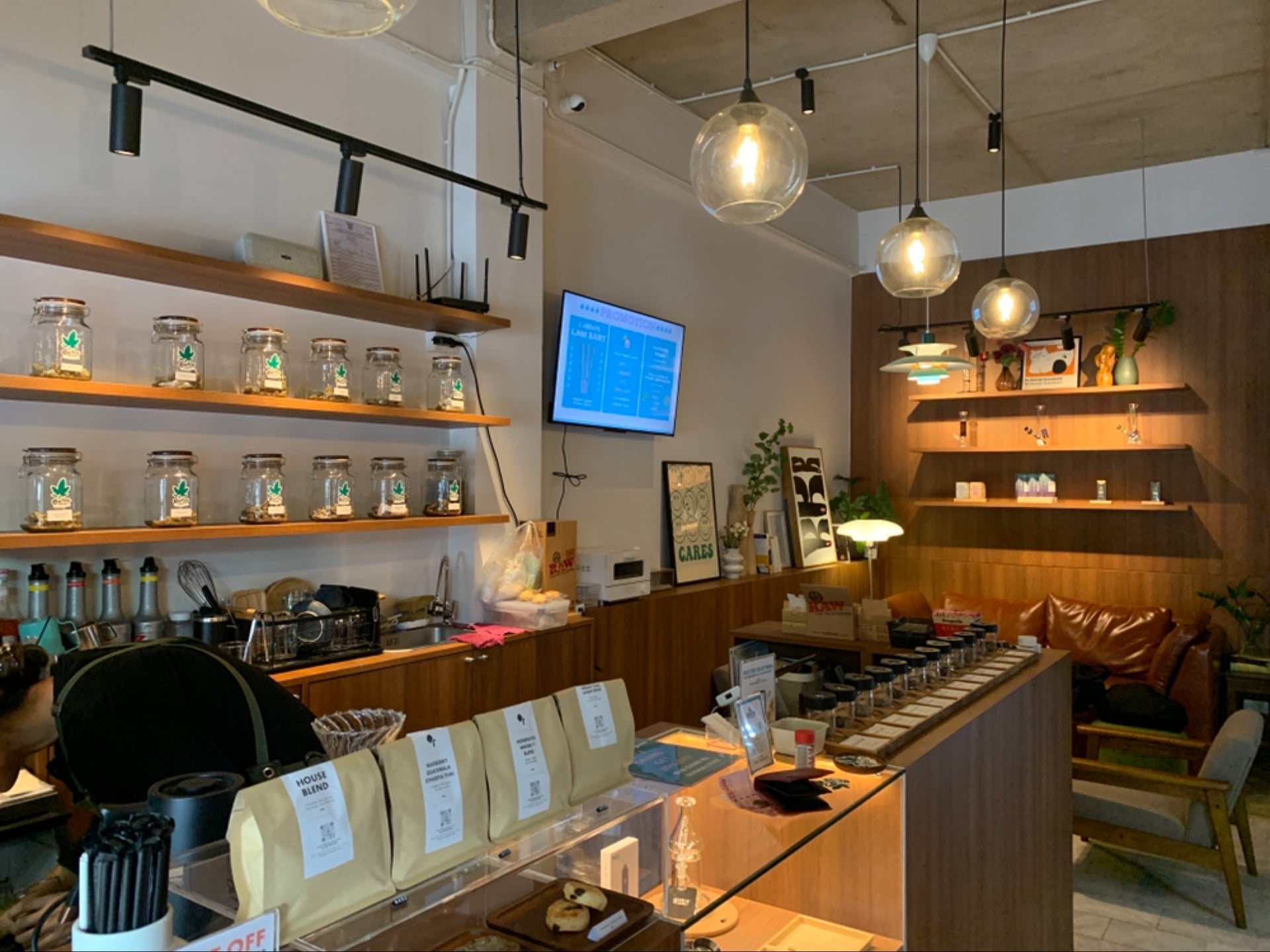 Earthy Dispensary - Pratunam