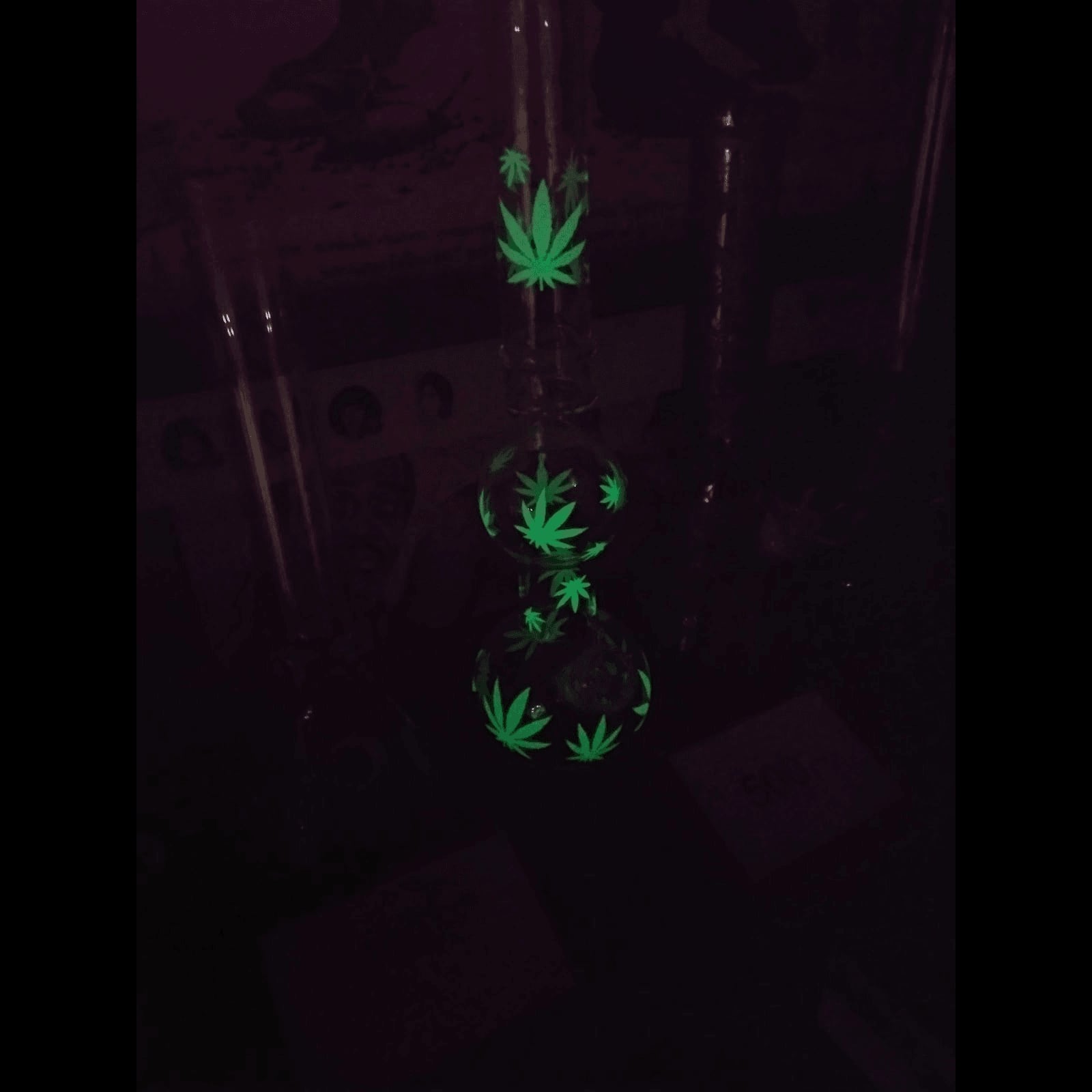 WeedDom logo