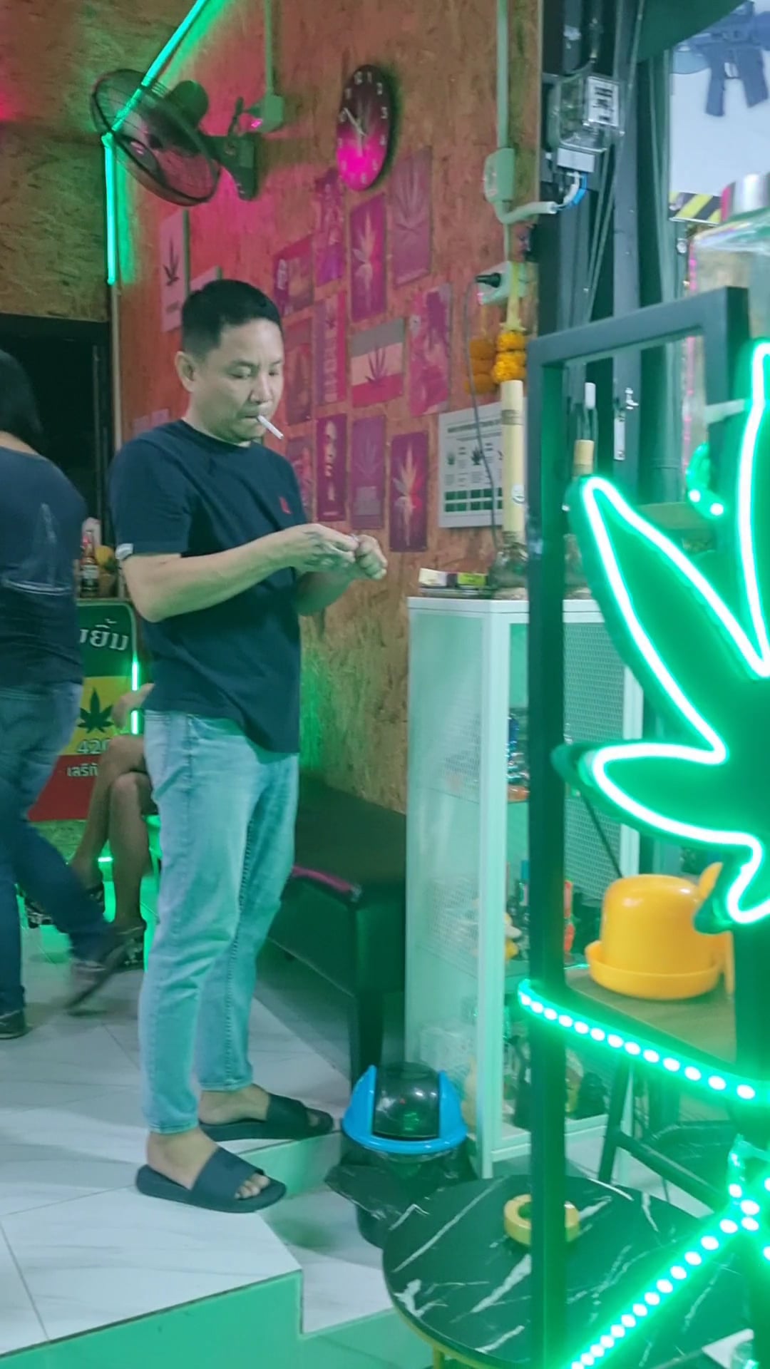 Natalie Cannabis Kratom