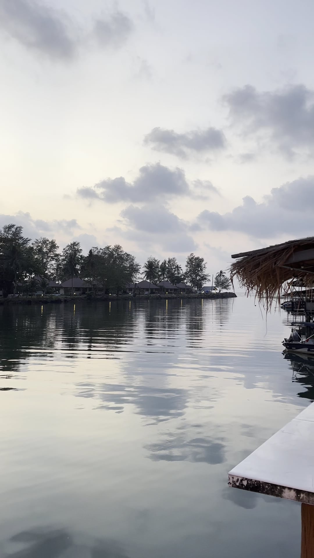 Sapparot Bar & Bungalows
