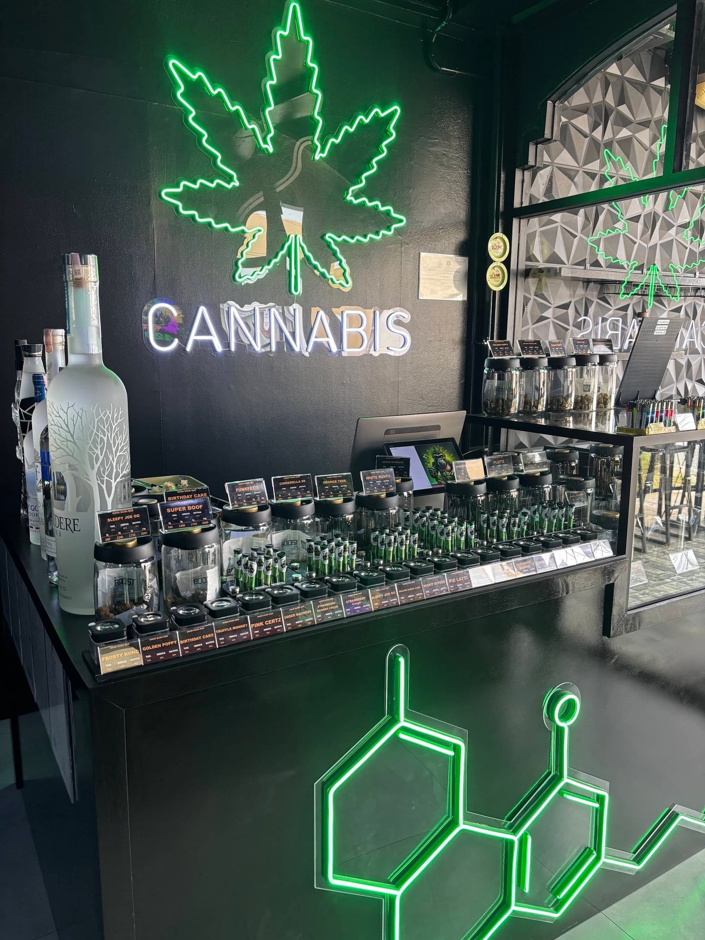 Good Kush Bar - Cannabis Kata Beach