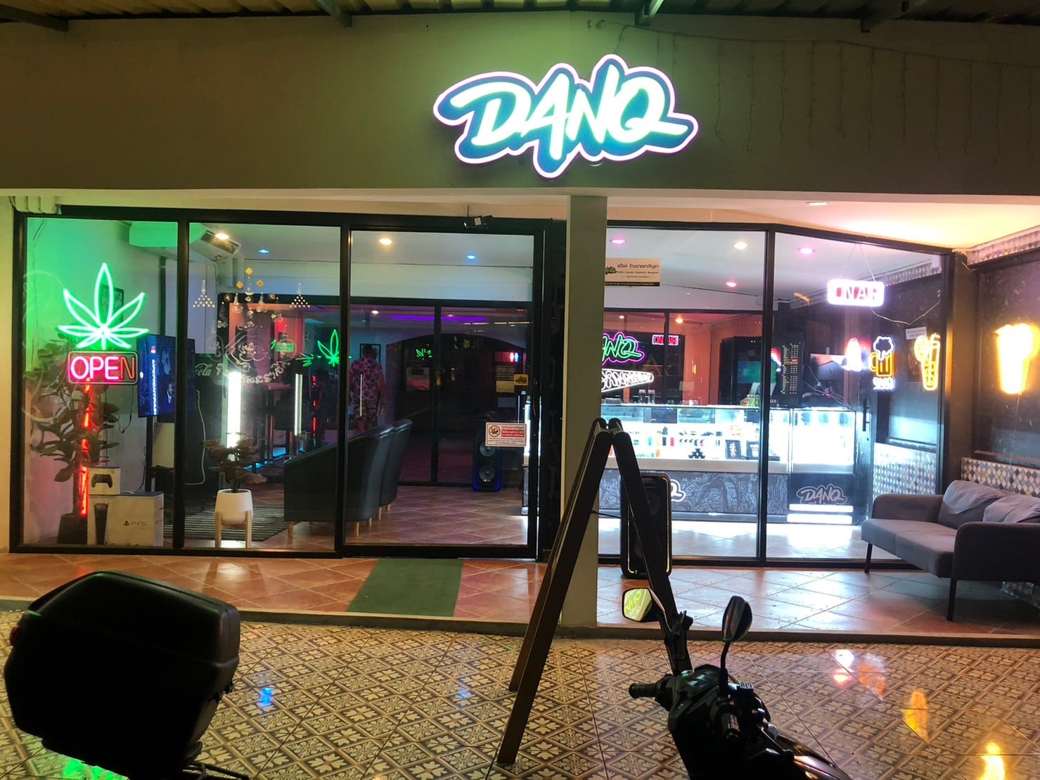 Dank Pizza, Taco